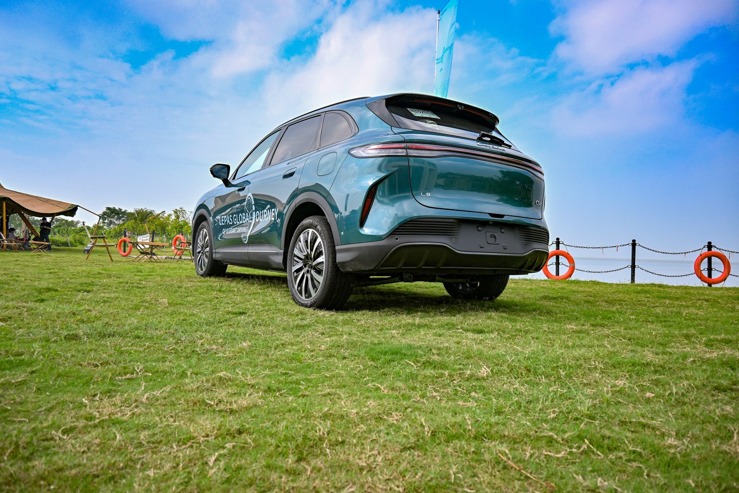 SUV rear view with LED tail lights and alloy wheels