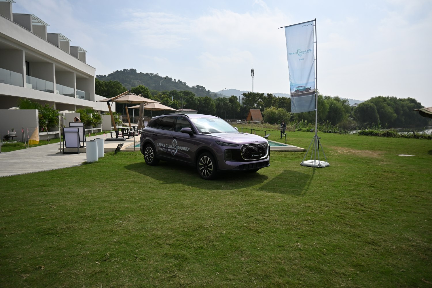 Bold front grille and sleek side profile of a modern SUV