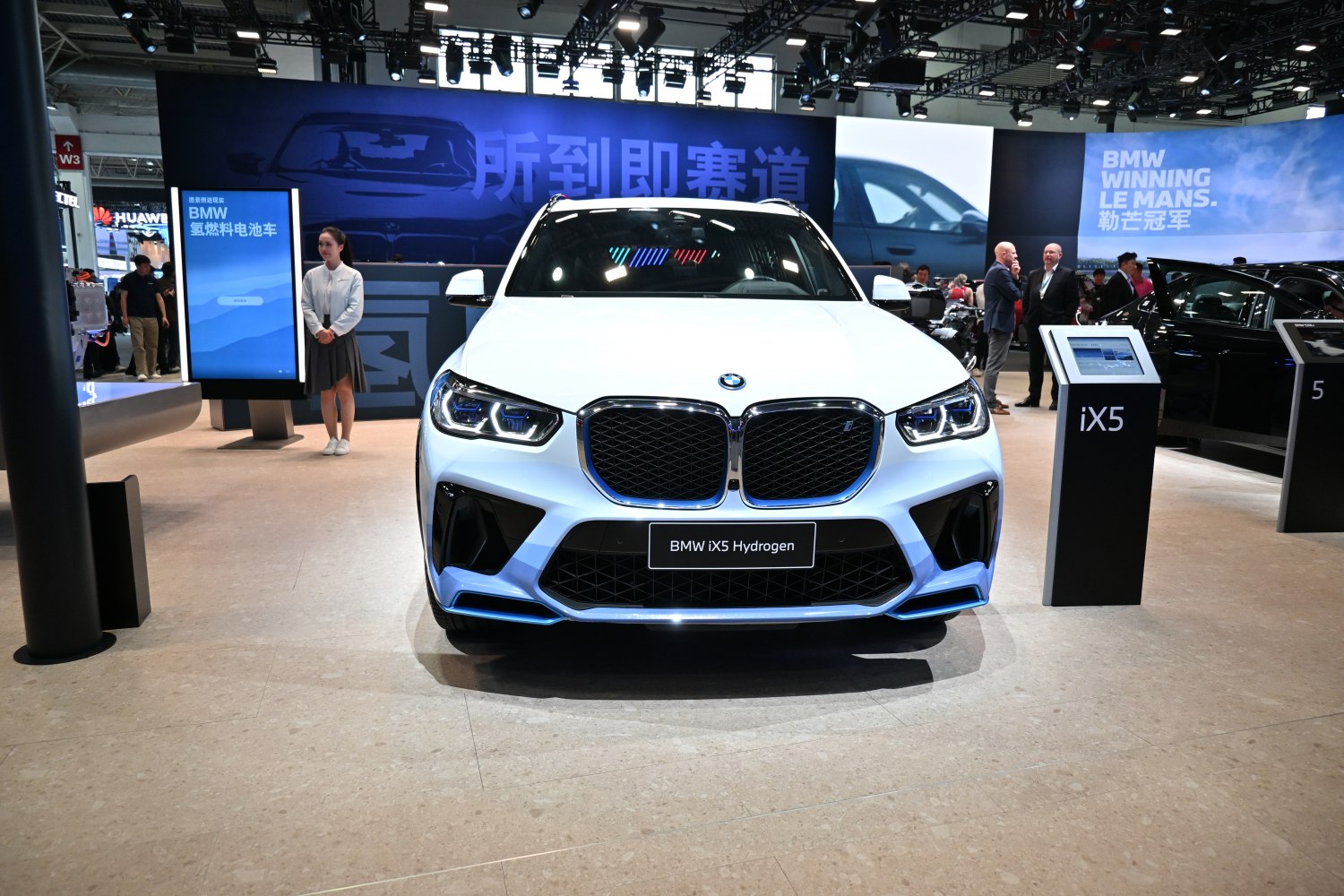 Front view with signature grille and LED headlights