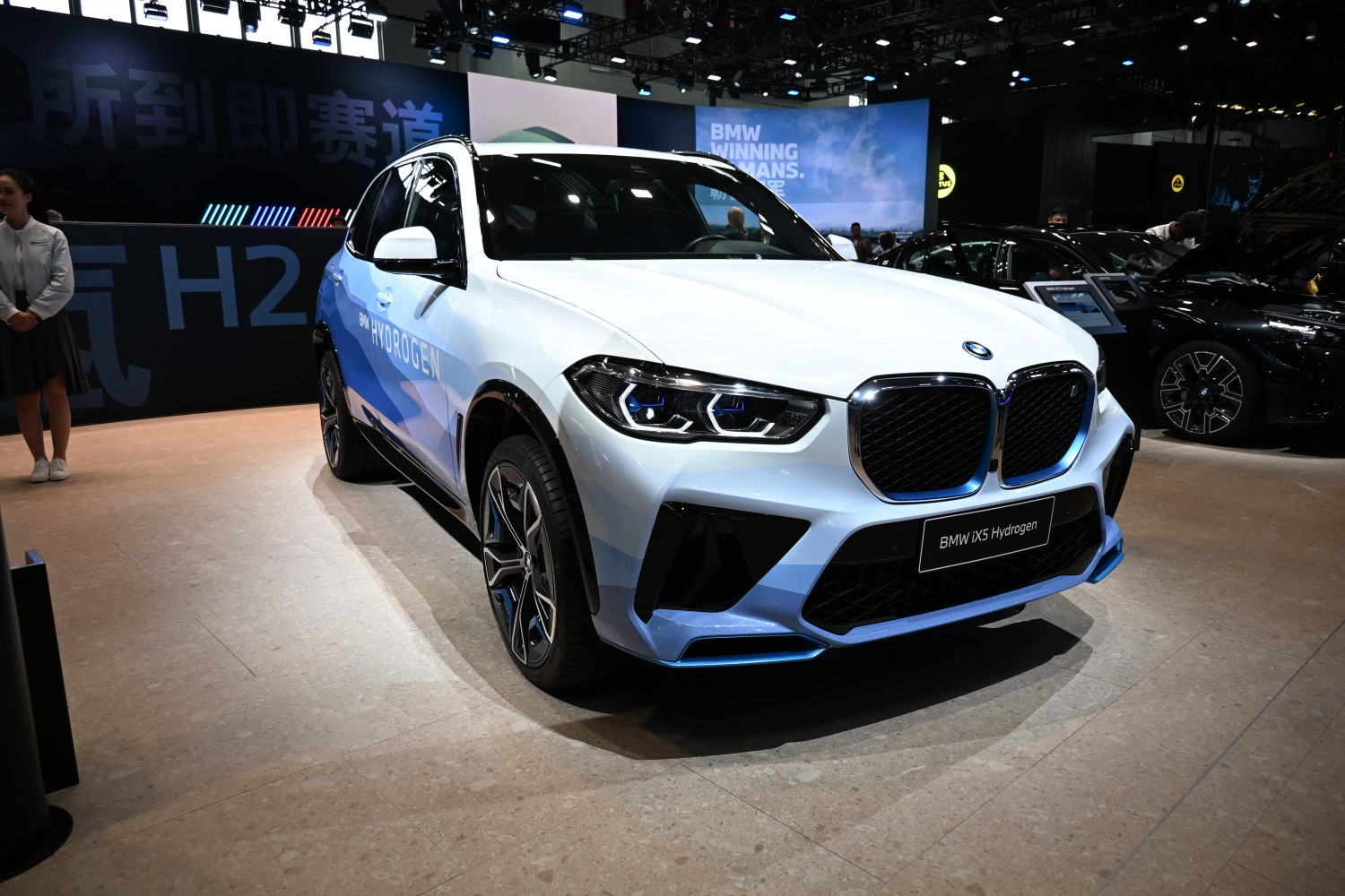 Front view of SUV with LED headlights and prominent kidney grille