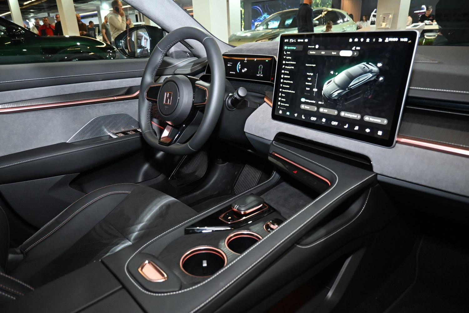 Digital instrument cluster and large central touchscreen display