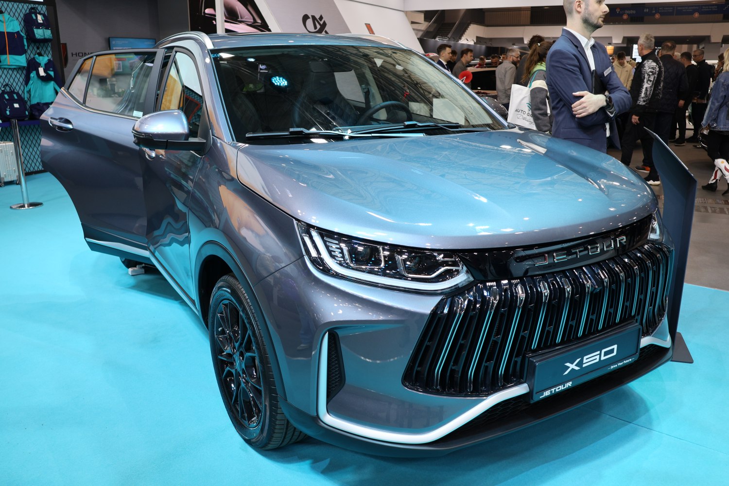 SUV front grille with LED headlights
