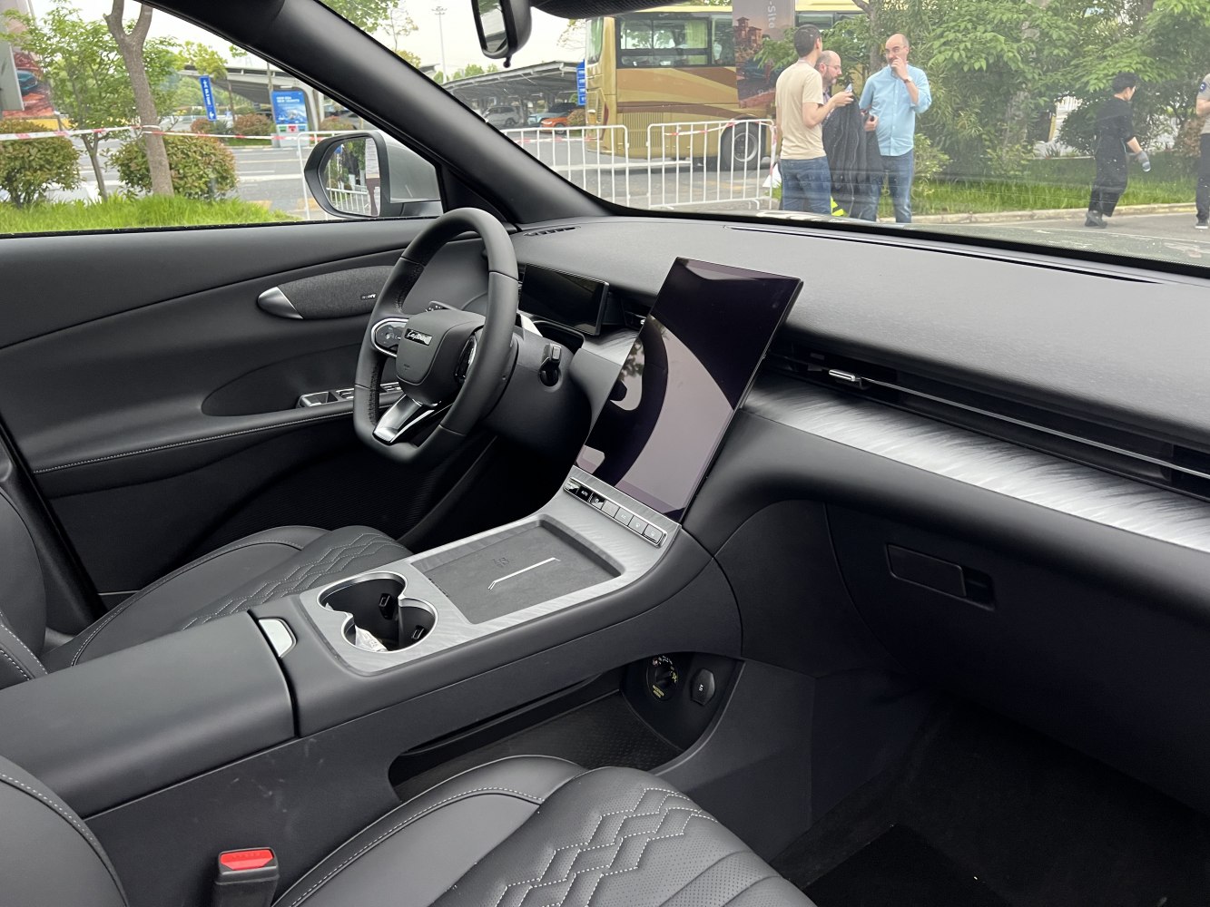 Digital dashboard and vertical central touchscreen in car interior
