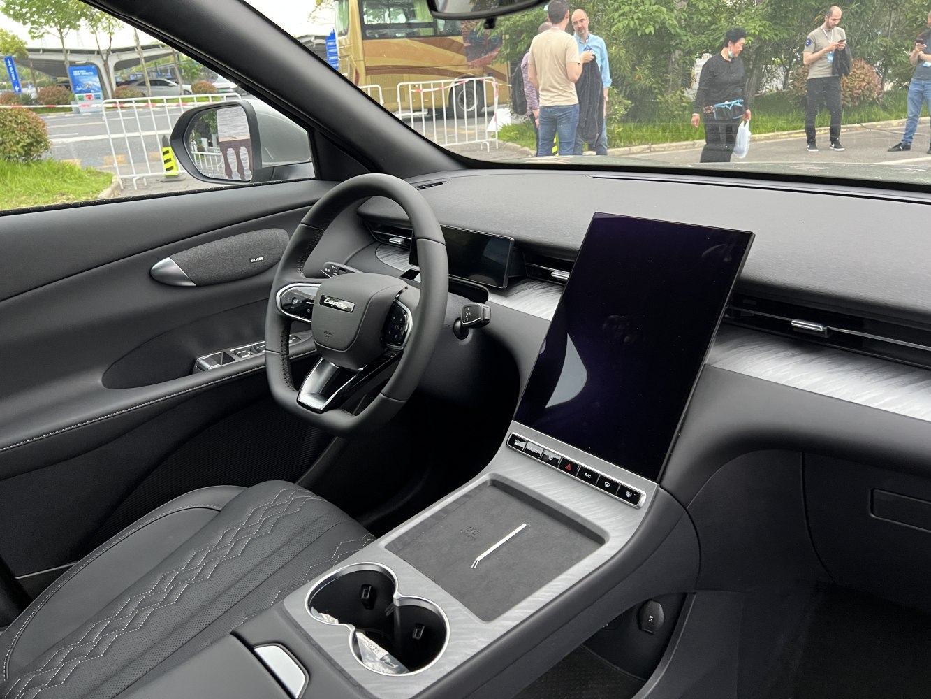 Digital instrument cluster and large vertical touchscreen display