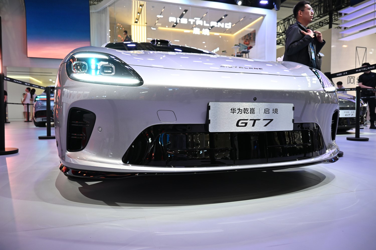 LED headlights and aerodynamic front bumper design