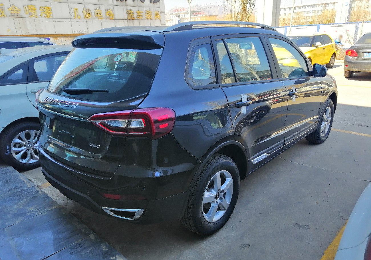 Rear and side view of SUV with distinctive taillights and elegant body lines