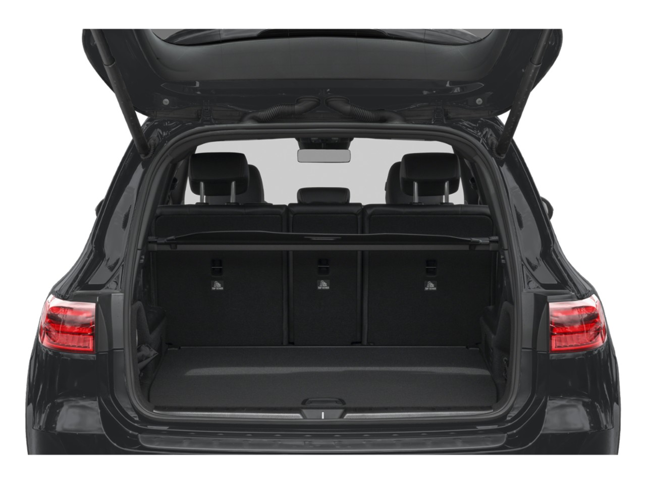 Spacious SUV trunk with foldable rear seats and retractable cover