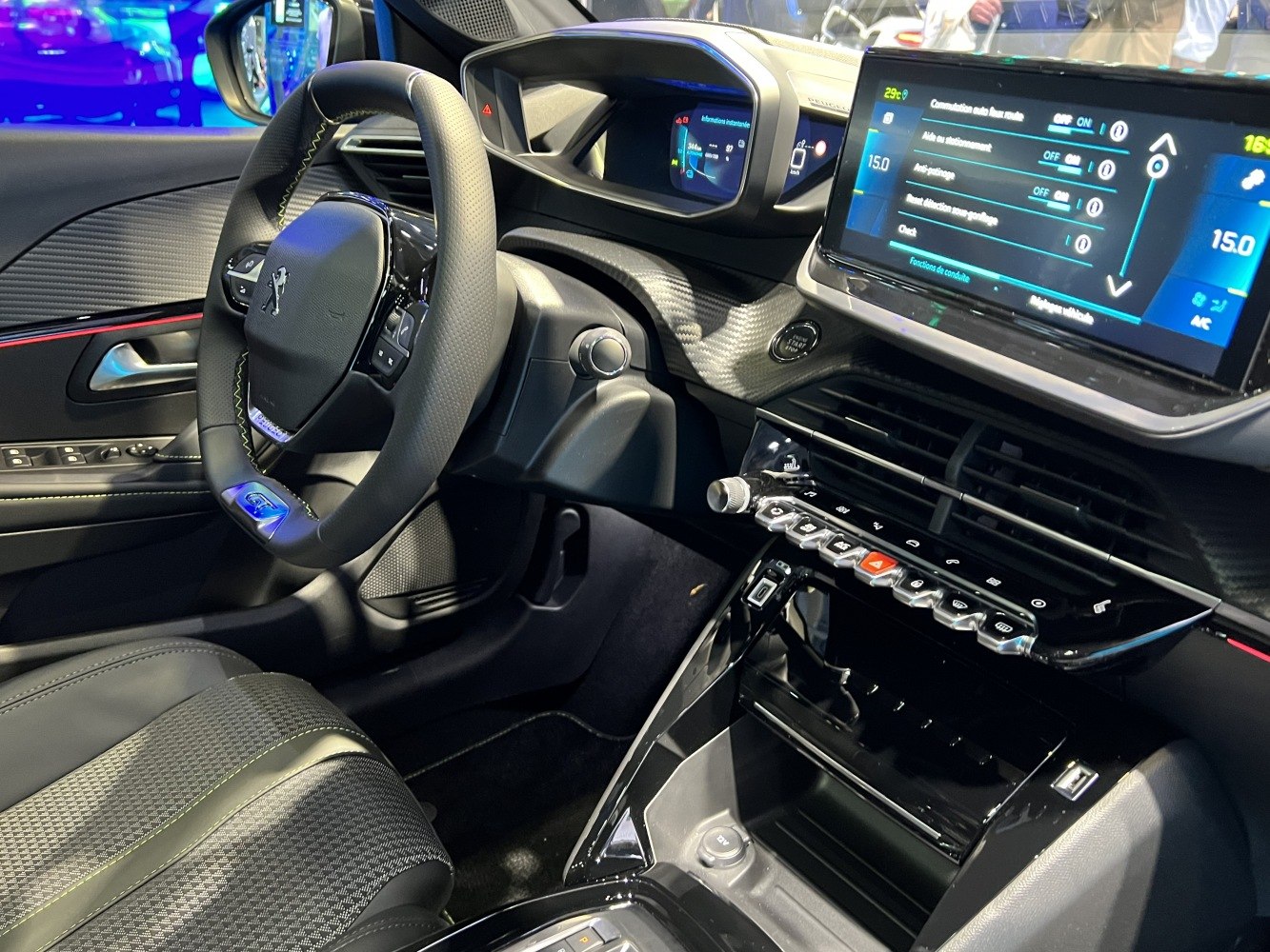Digital dashboard and touch screen display with ergonomic steering wheel