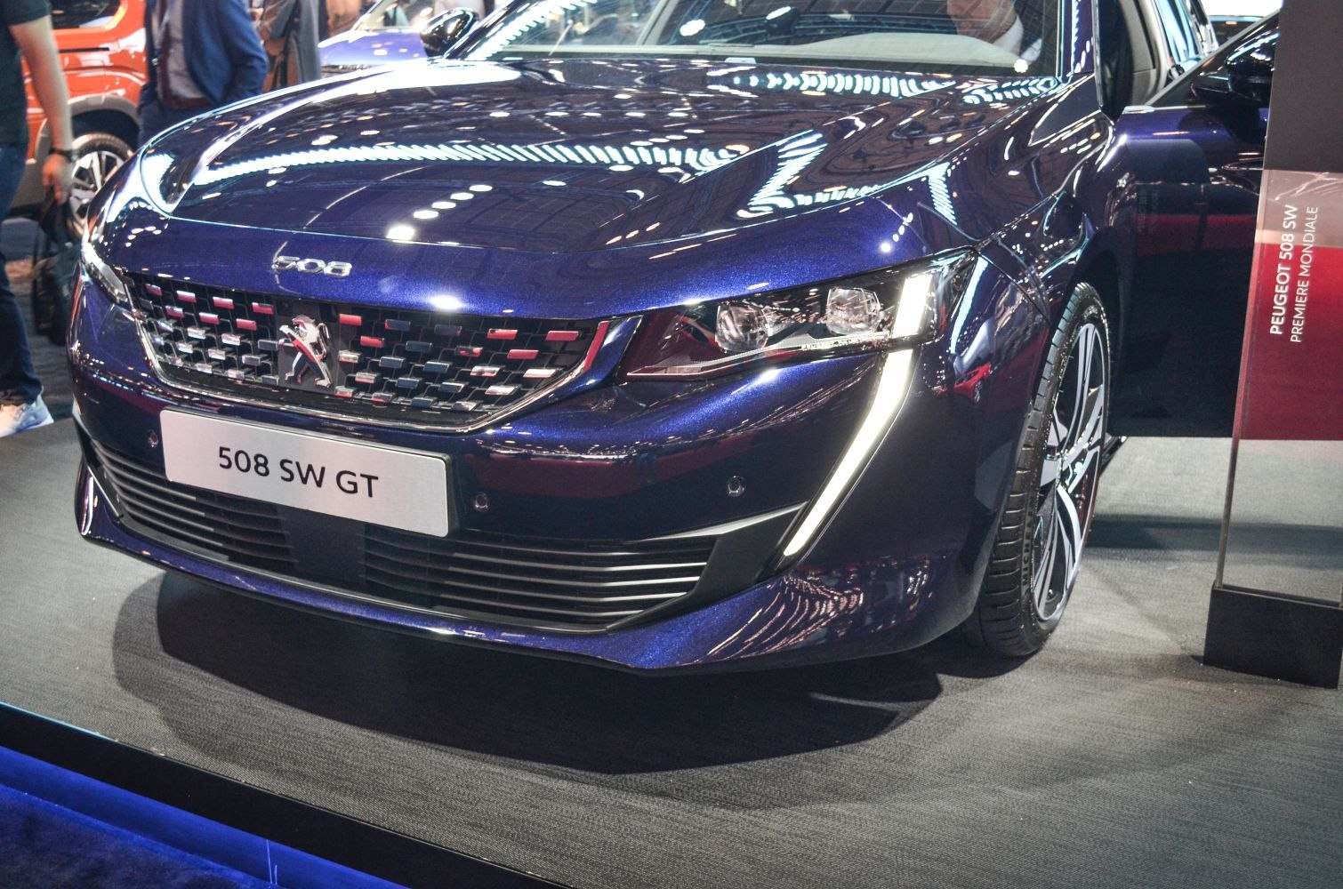 Front grille and headlight design with LED daytime running lights