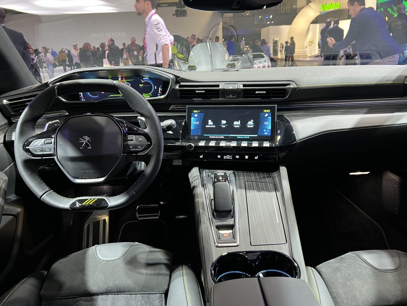 Digital instrument cluster and touchscreen dashboard with ergonomic steering wheel