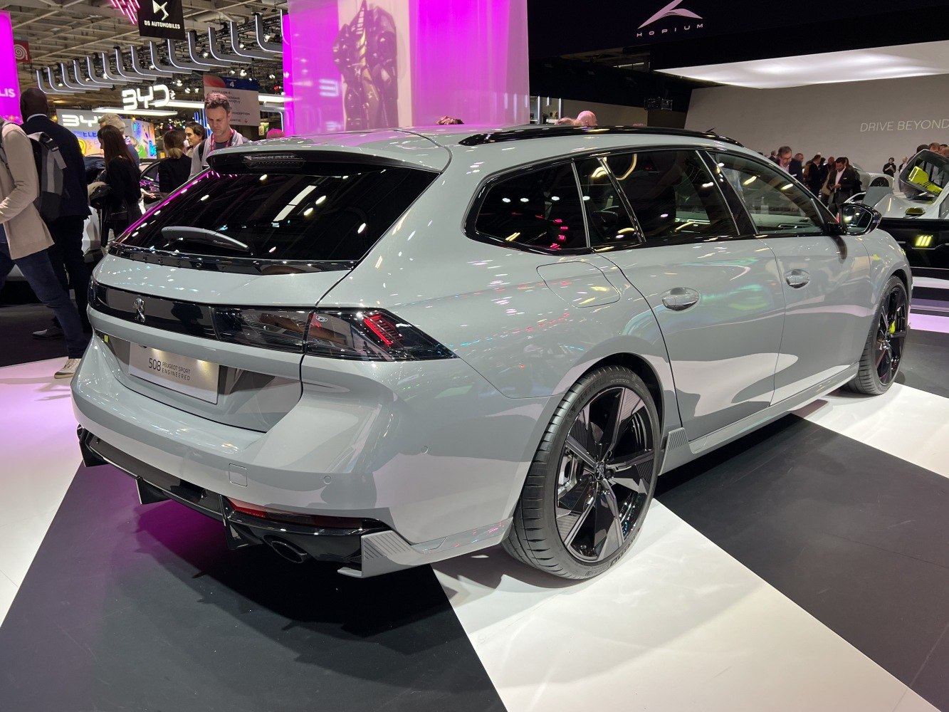 Sleek estate rear design with sporty alloy wheels