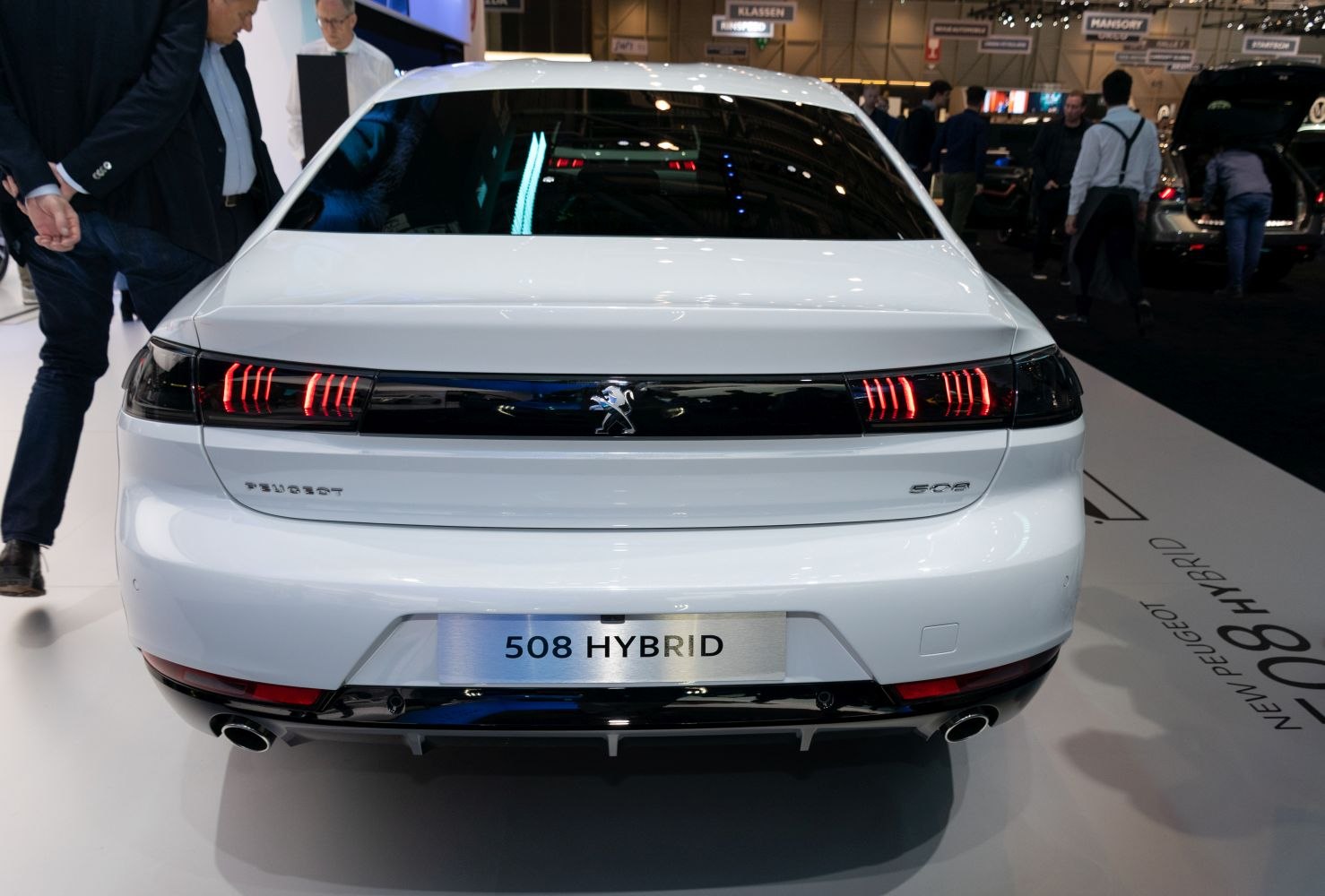 Rear view with hybrid badge and distinctive LED tail lights