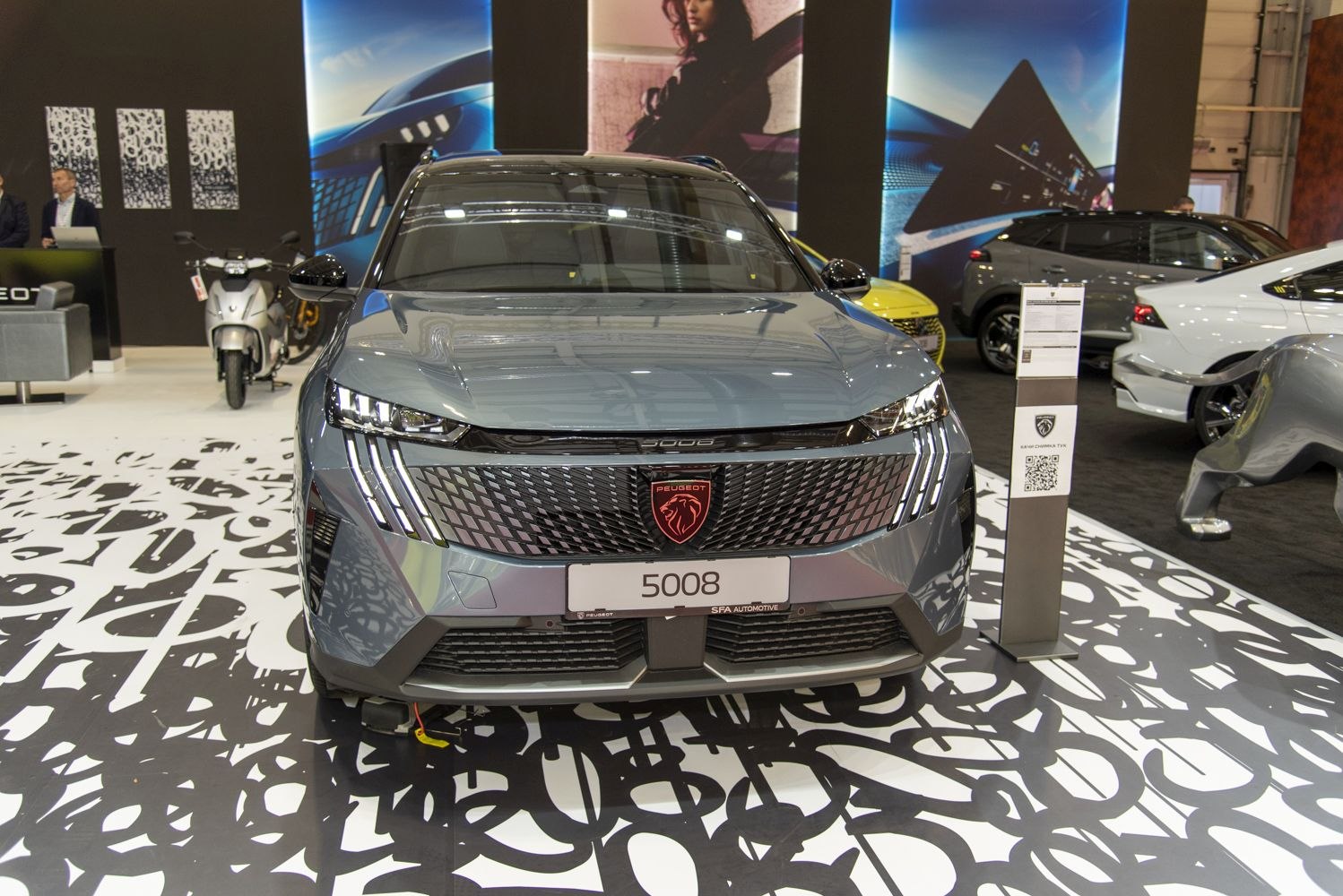 Front view of SUV with bold grille and LED headlights