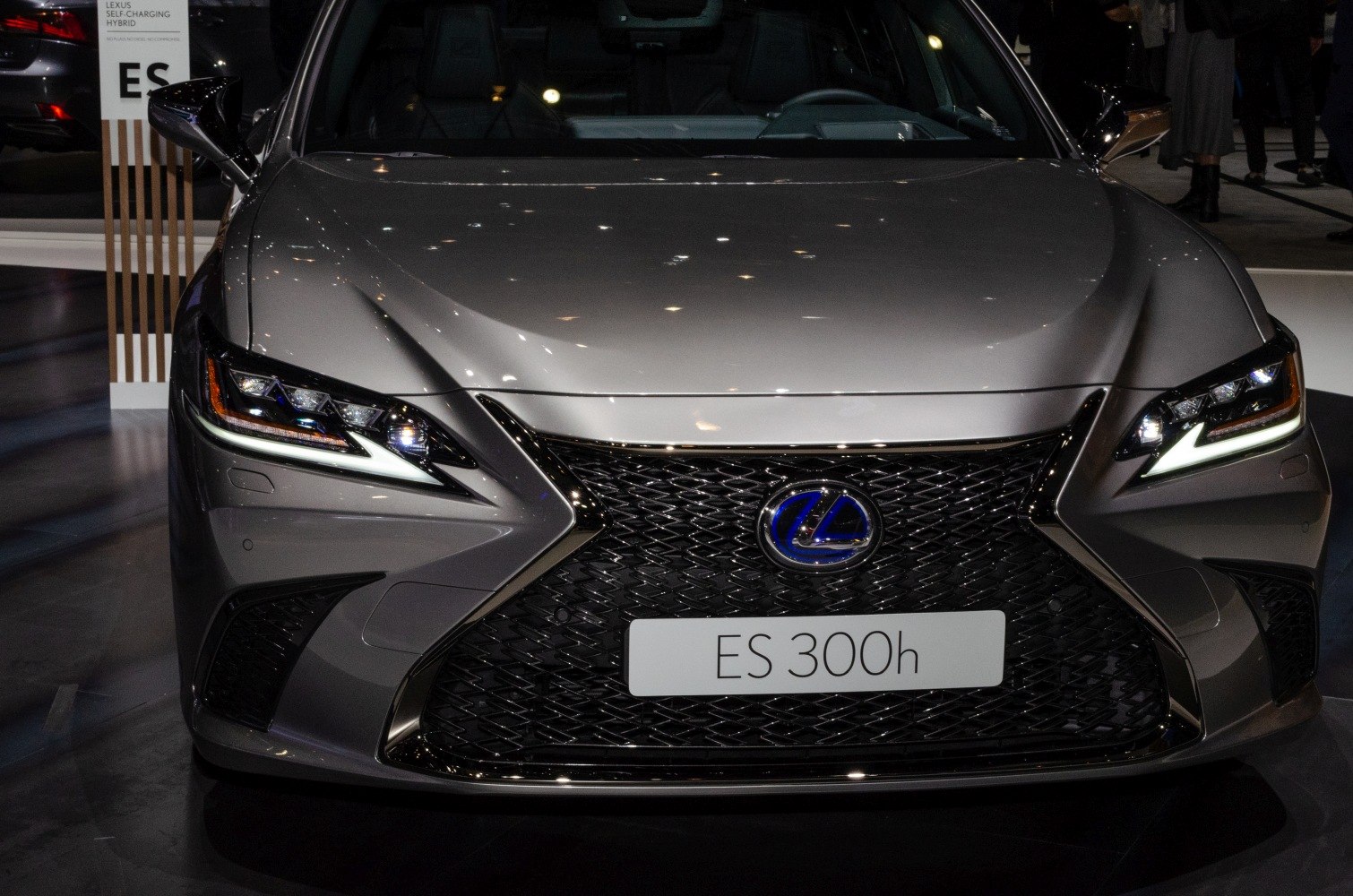 Front view with LED headlights and large spindle grille