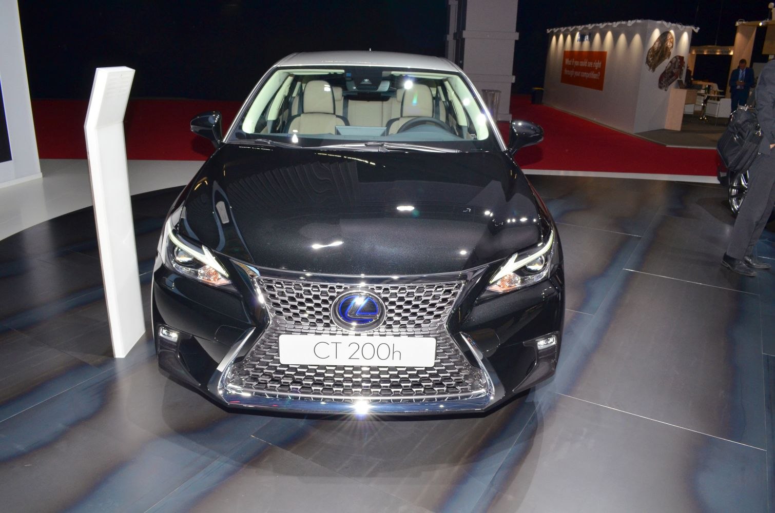 Front view with spindle grille and LED headlights