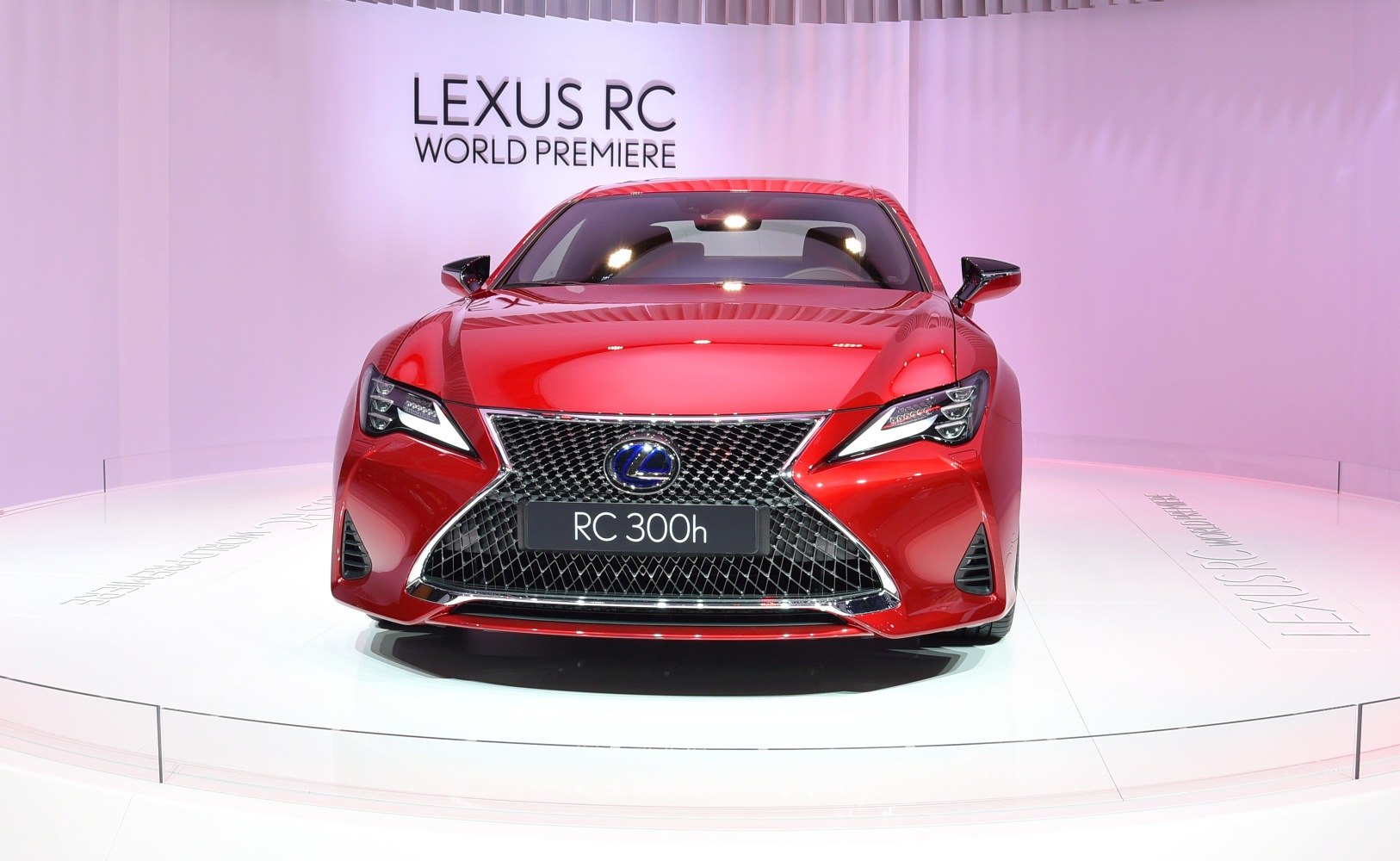 Front view with spindle grille and sharp LED headlights