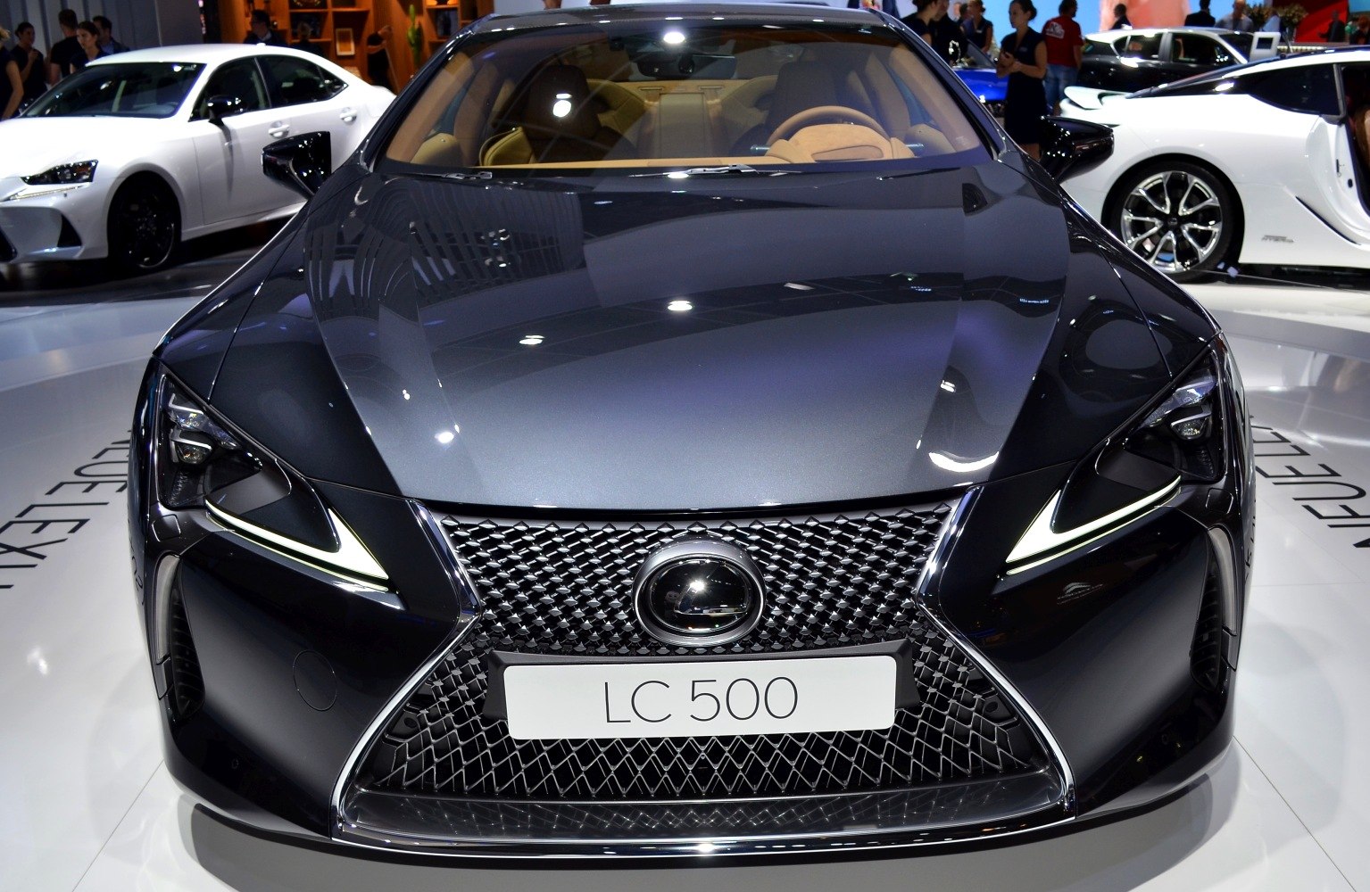 Front view with spindle grille and sharp LED headlights