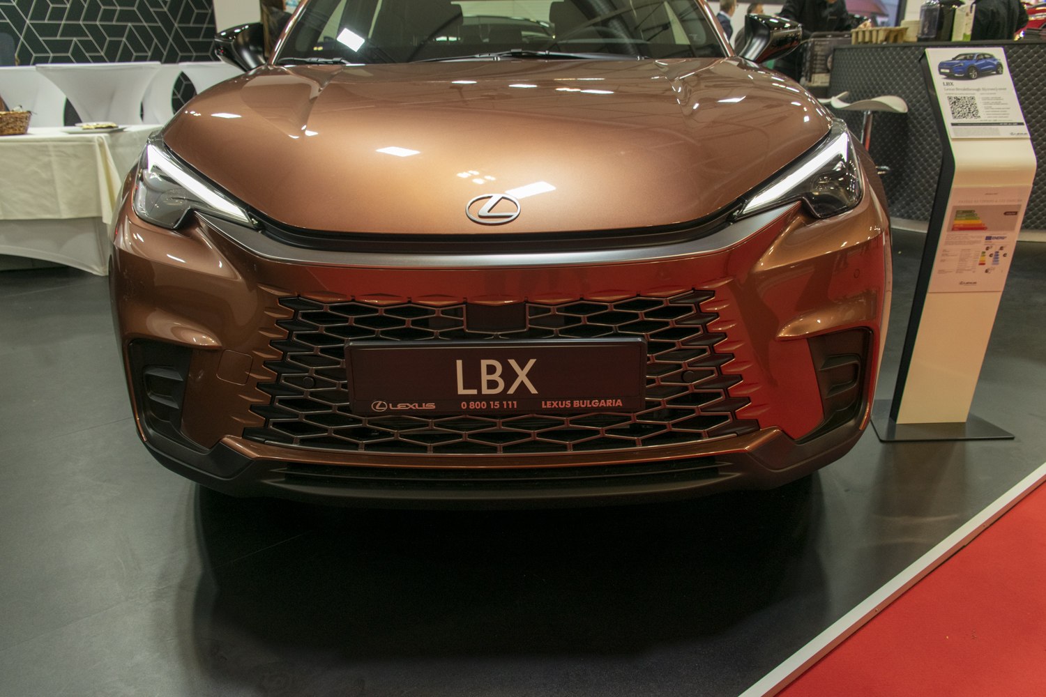 Front grille and sharp LED headlights