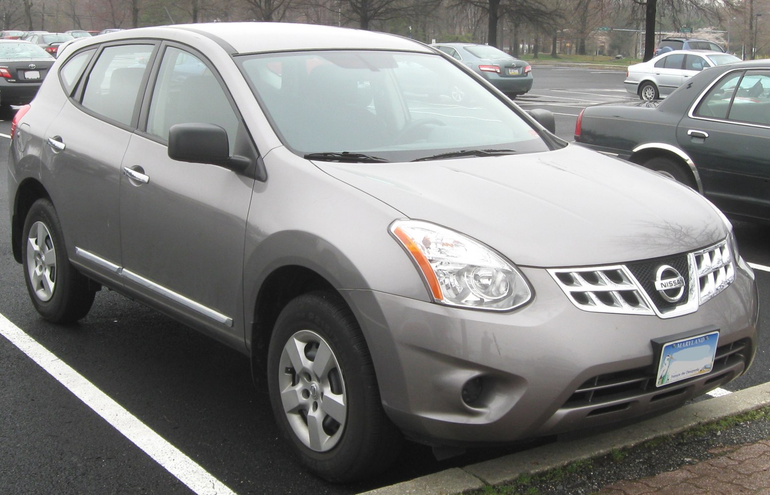 Front and side view with grille and headlights
