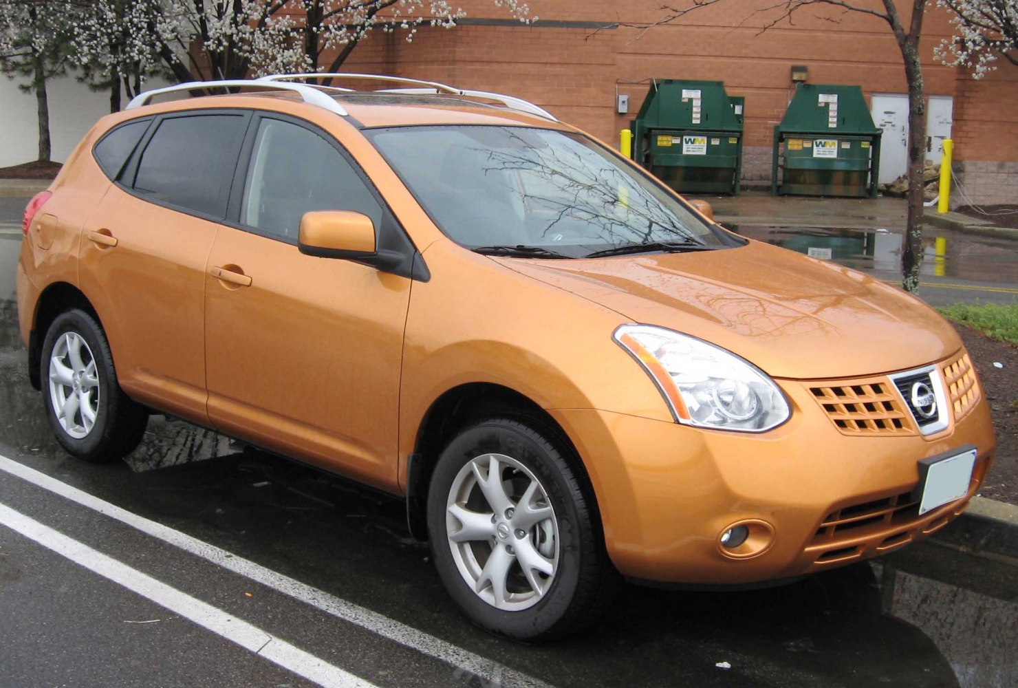 Compact crossover SUV with alloy wheels and roof rails