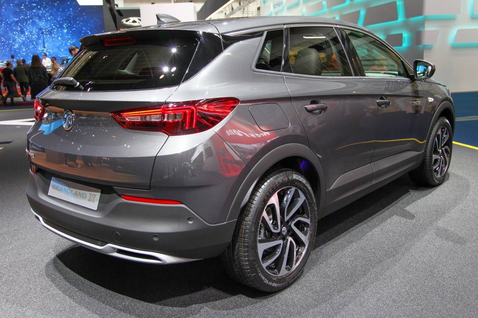 Rear side view with LED taillights and alloy wheels