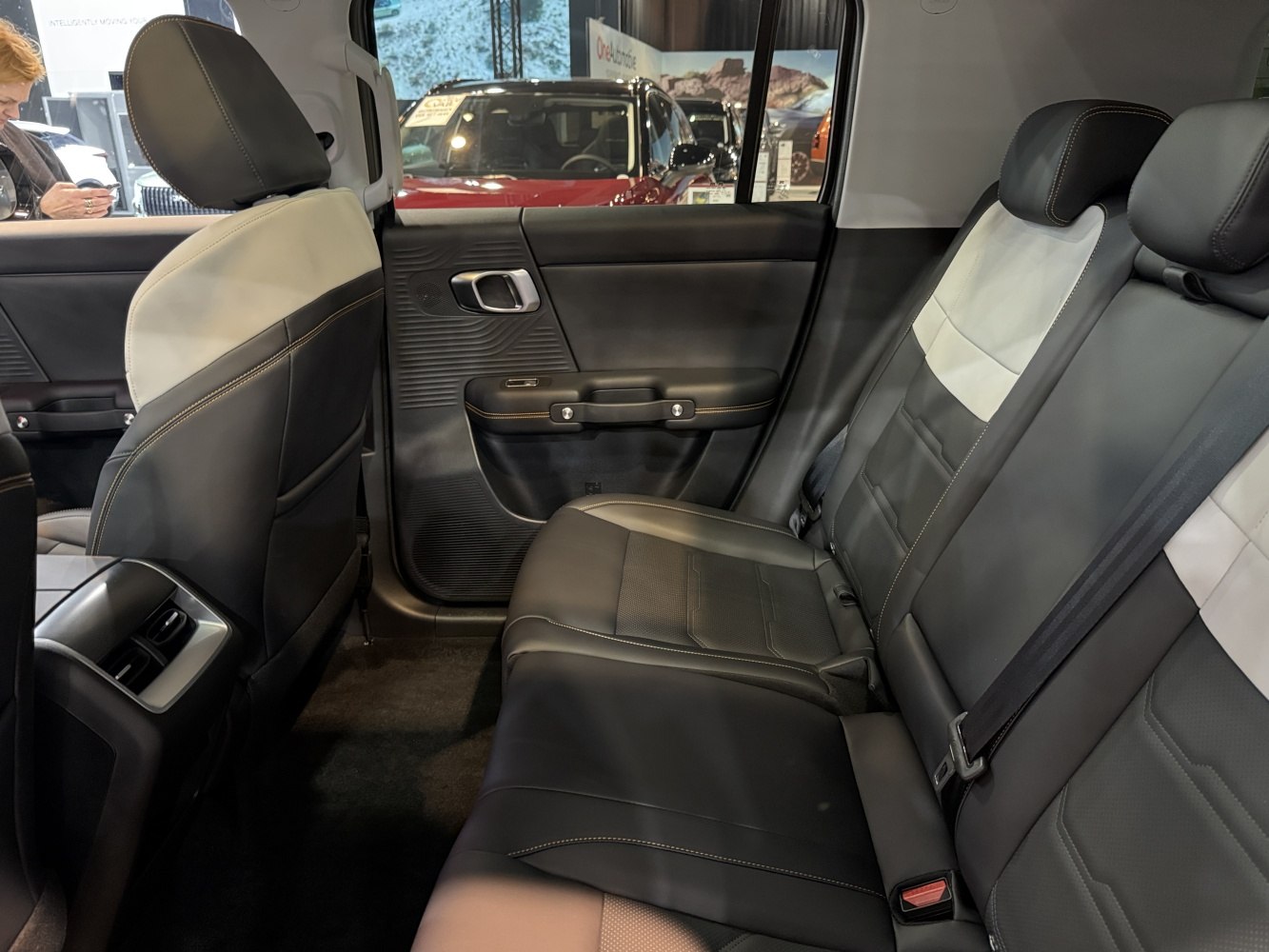 Black and white leather rear seats with rear air vents