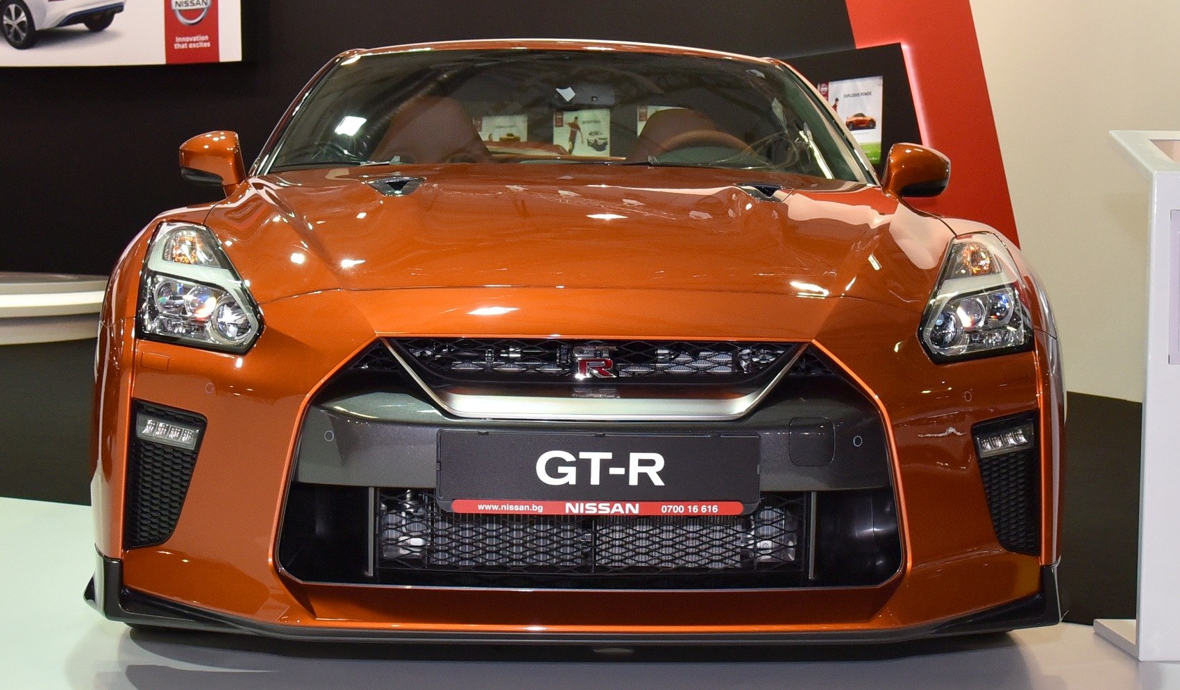 Aggressive front with LED headlights and bold grille