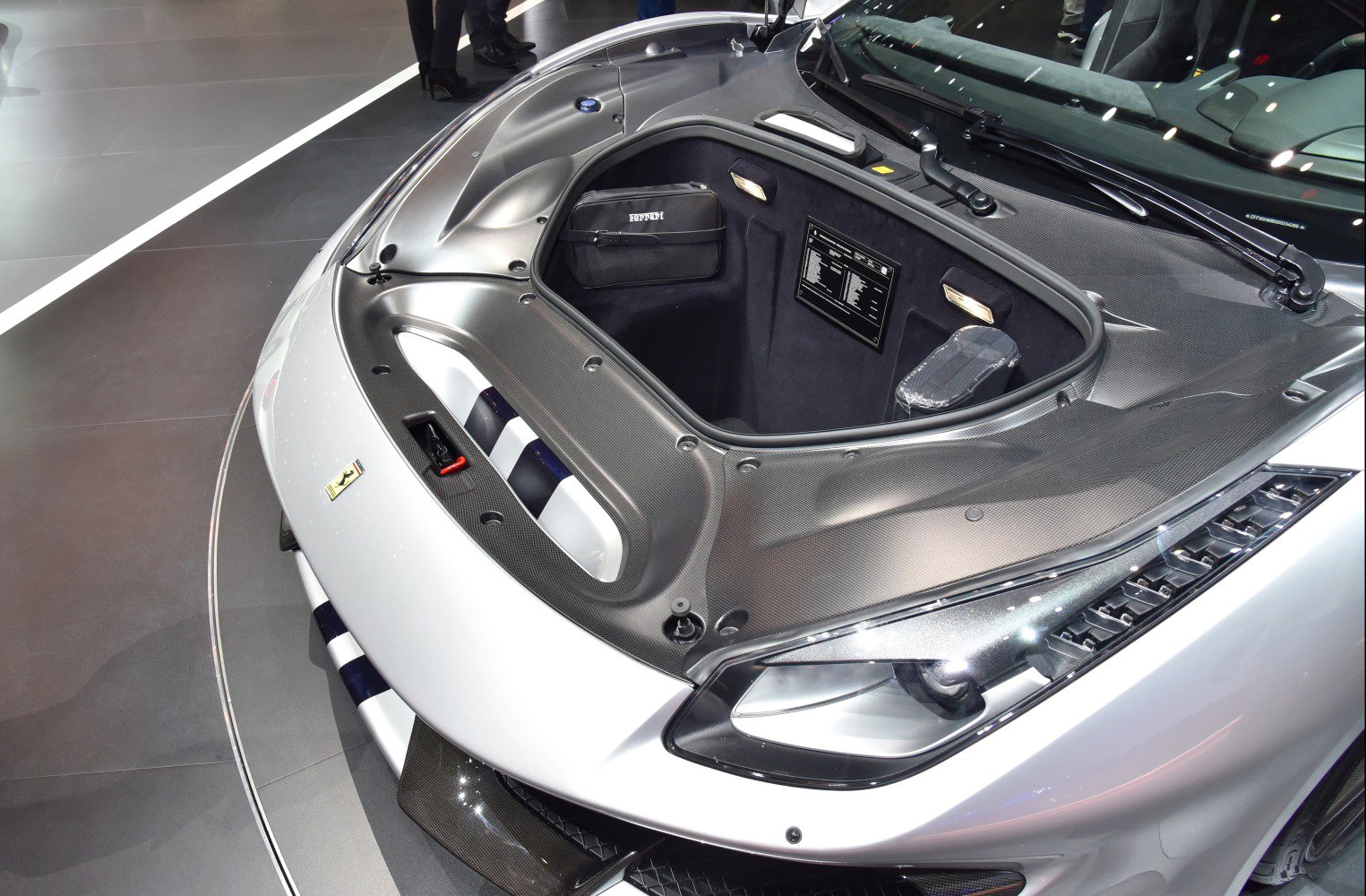 Front trunk with carbon fiber structure and detailed compartment setup