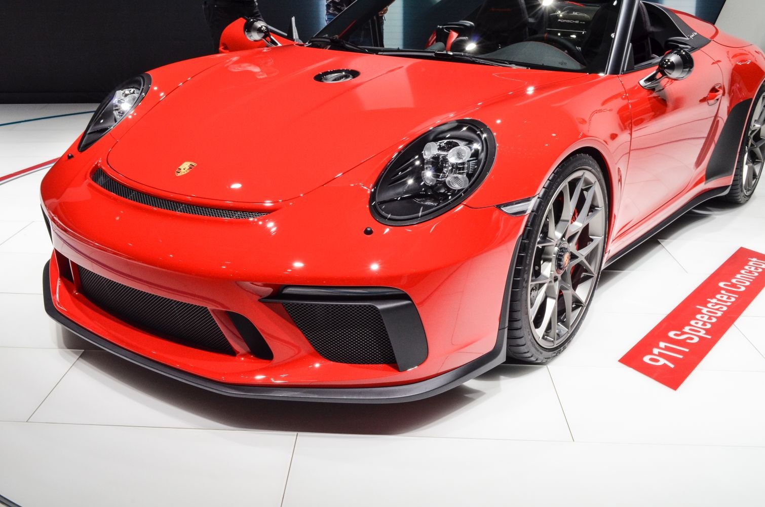 Front view with round headlights and sporty bumper