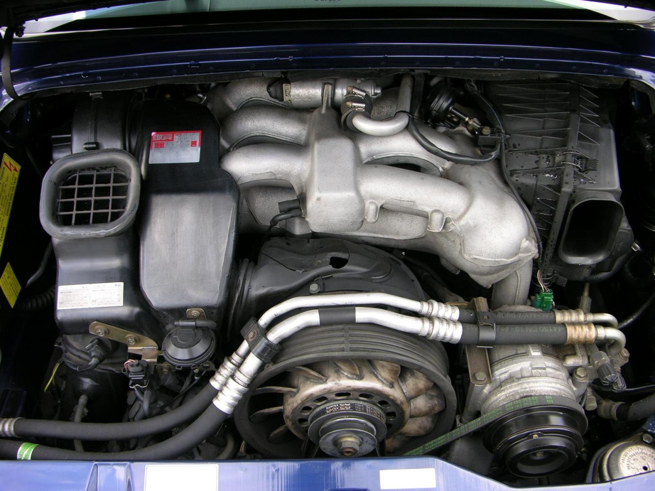 Porsche 911 993 air-cooled flat-six engine layout