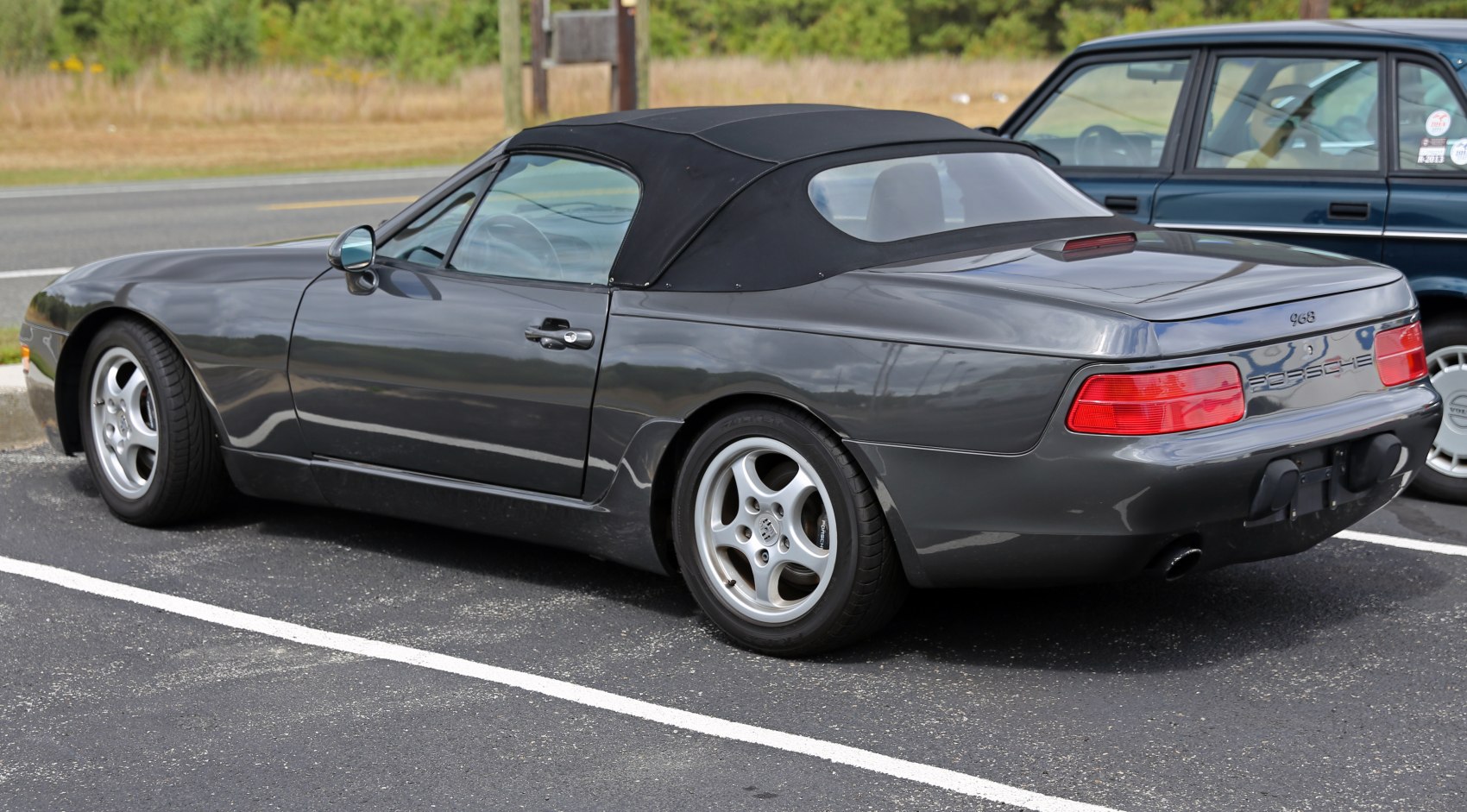 Convertible with closed soft top and sporty alloy wheels
