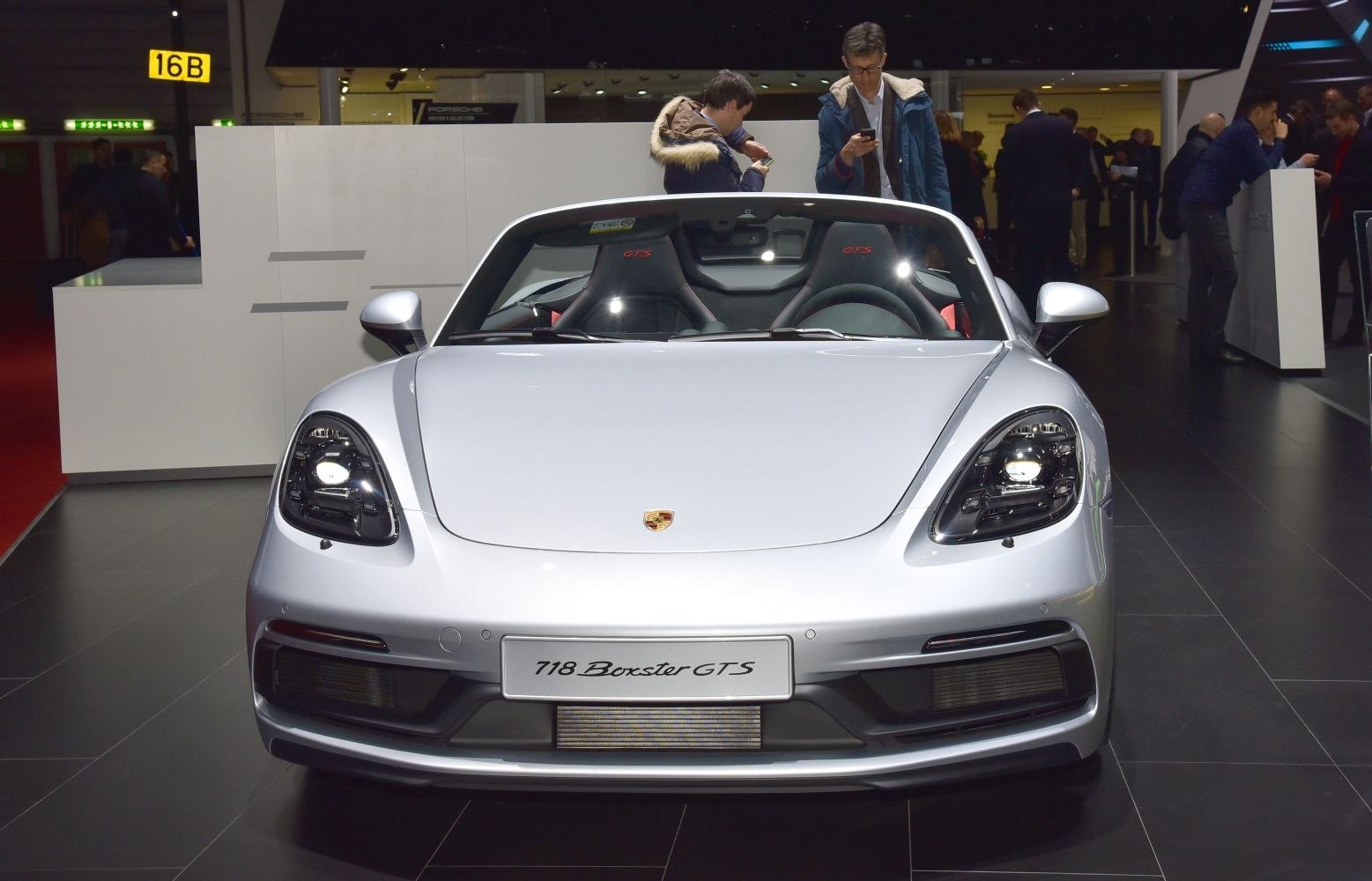 Front fascia and convertible interior with GTS seats
