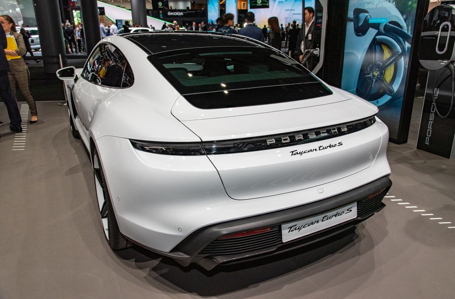 Sleek rear design with continuous taillights and aerodynamic features
