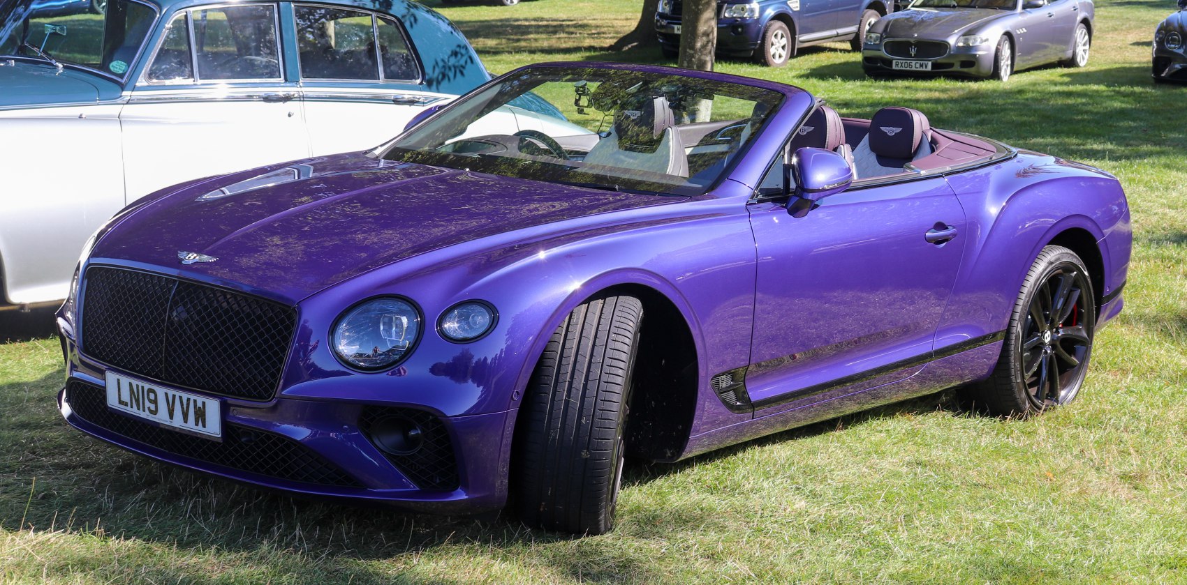 Luxury convertible with mesh grille and LED round headlights