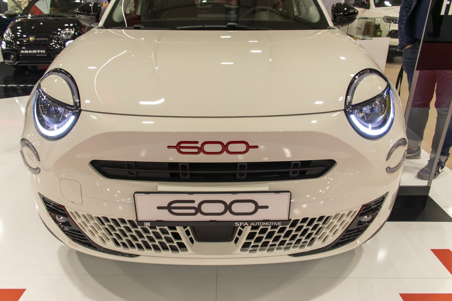 Front view with LED headlights and 600 badge on modern grille