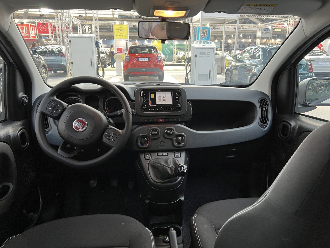 Dashboard, steering wheel, manual transmission interior view