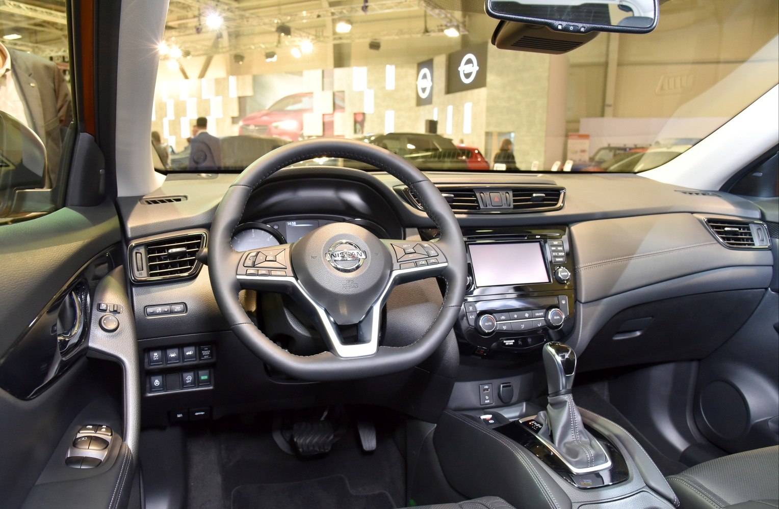Interior dashboard and multifunction steering wheel