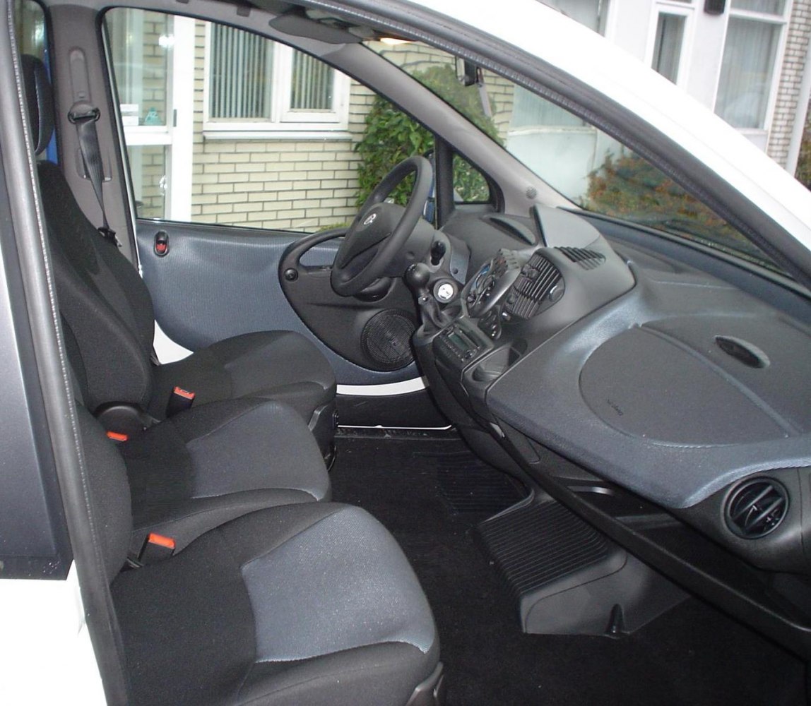 Dashboard and front seating of a compact MPV interior