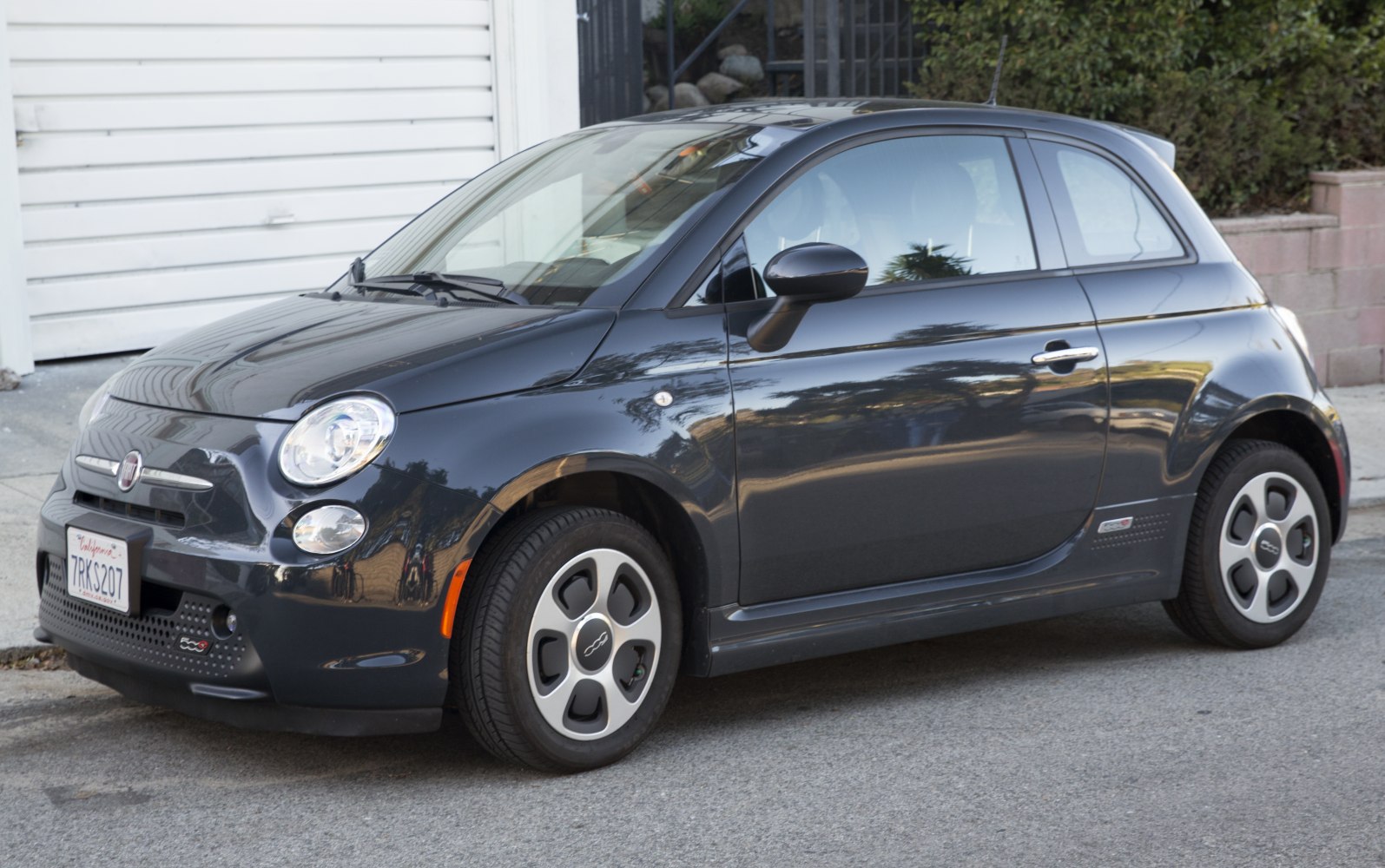 Electric hatchback front side with unique wheel design