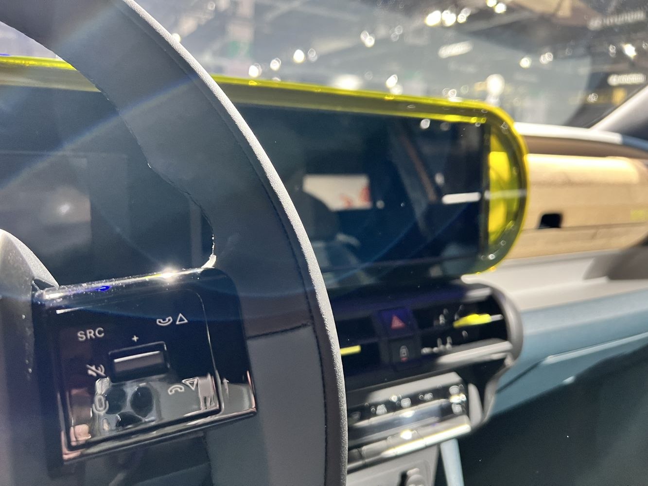 Digital dashboard and steering wheel control buttons