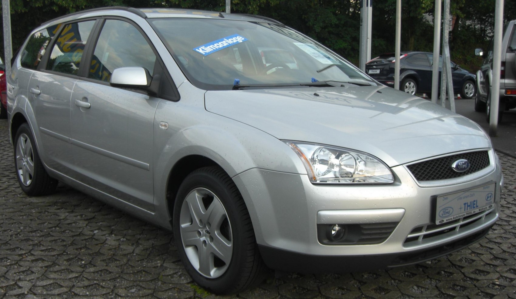 Silver compact wagon with alloy wheels and fog lights