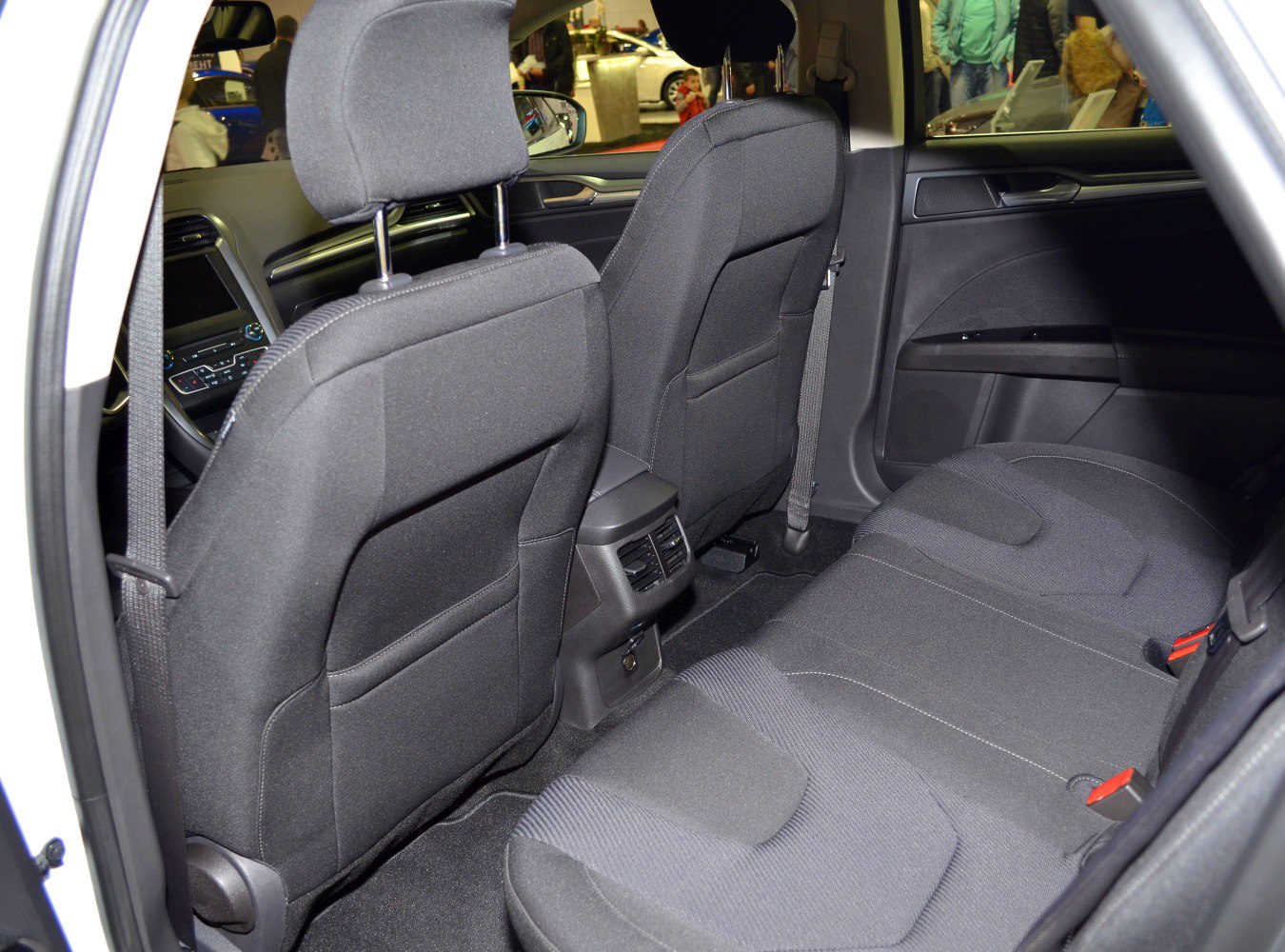 Rear seats and ventilation panel in a 2014 sedan interior
