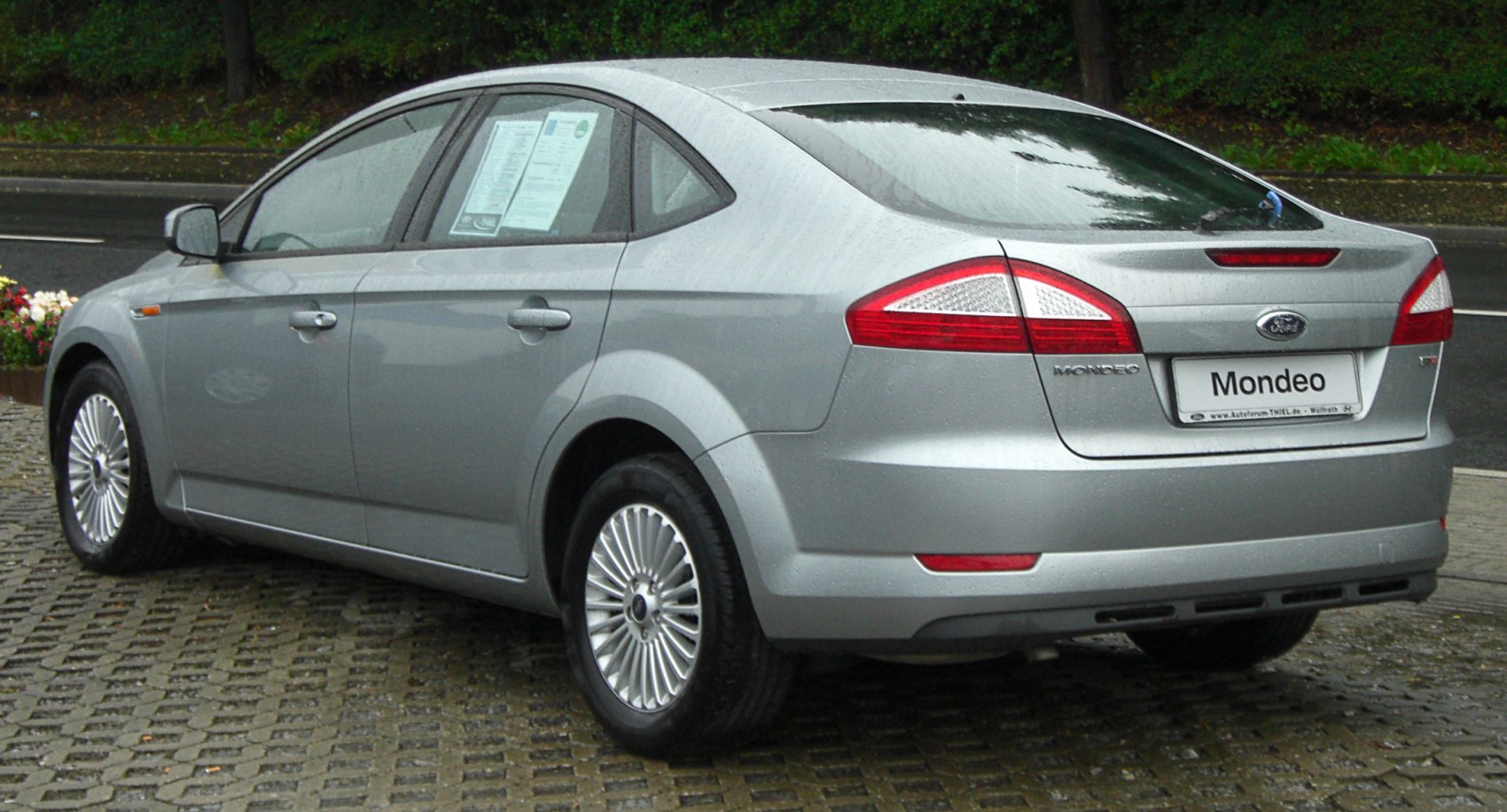 Rear view of 2007 hatchback showing taillights and aerodynamic design