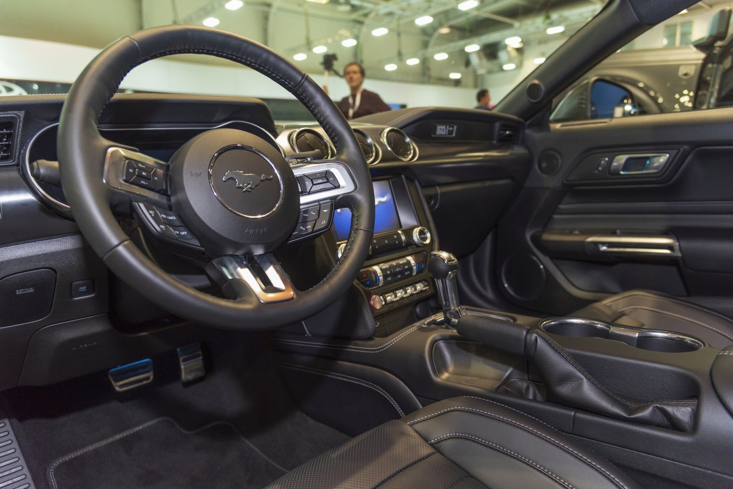 Steering wheel, dashboard, center console interior features