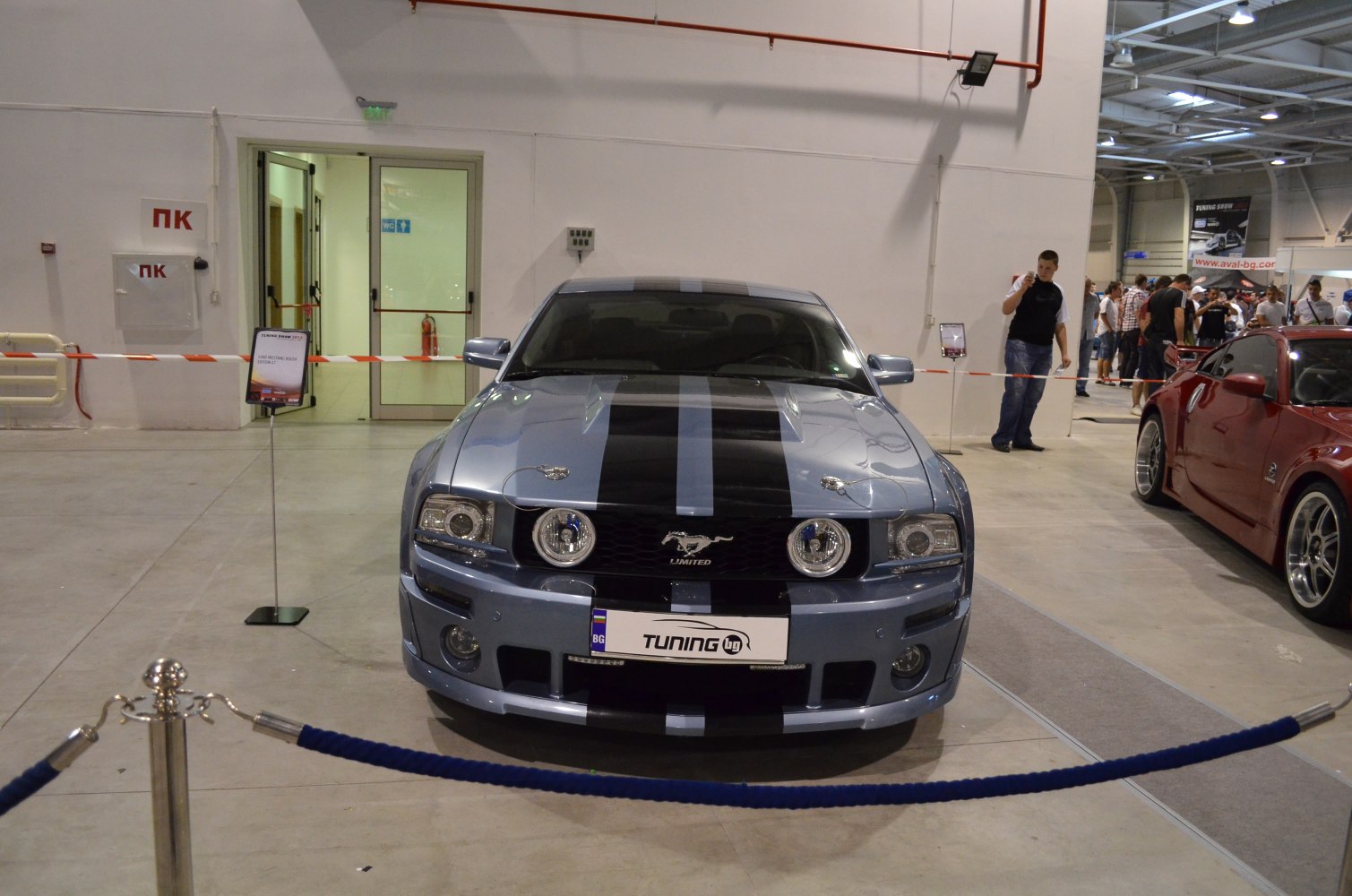 Front view with racing stripes and fog lights