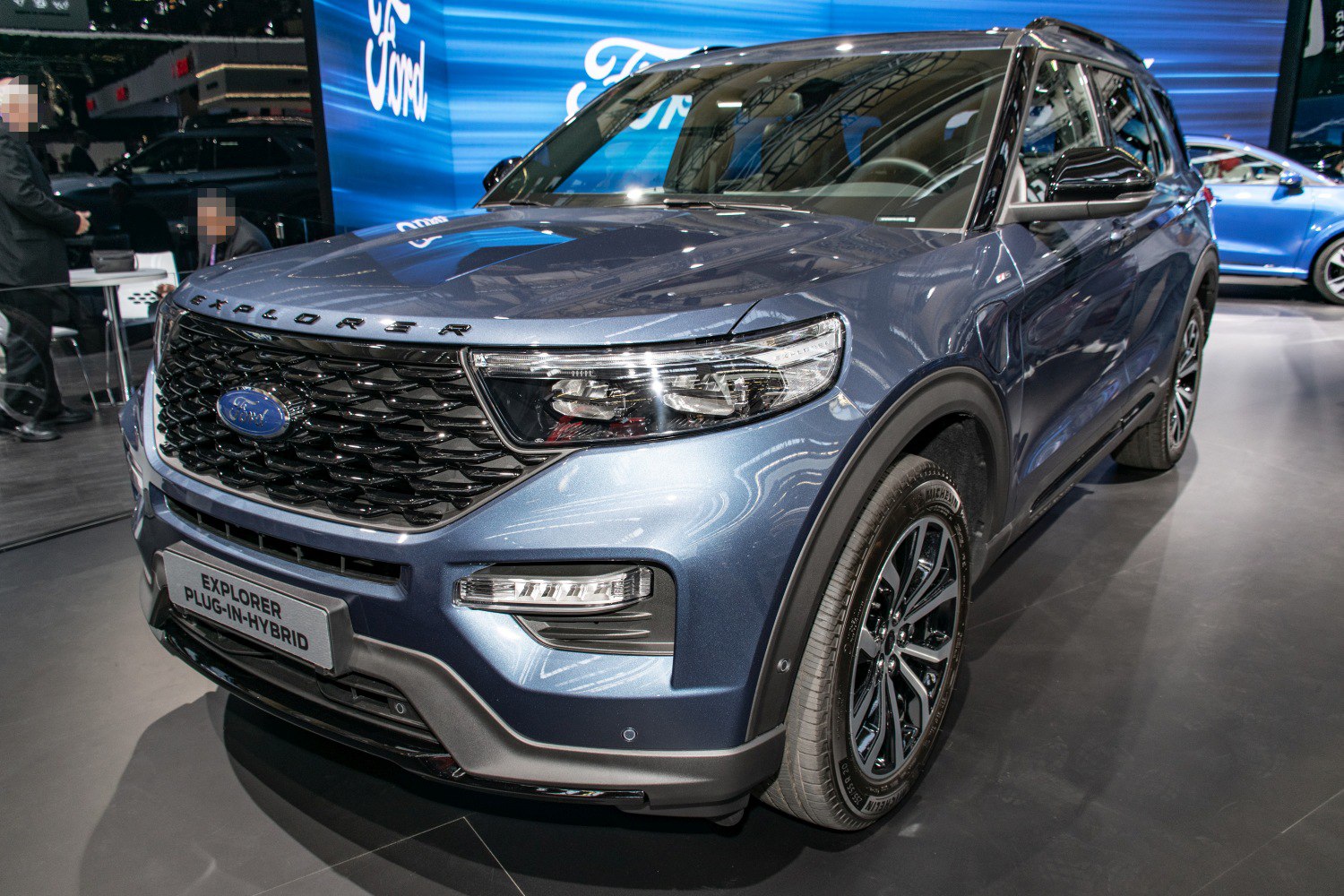 Front grille and LED headlights with Michelin tires