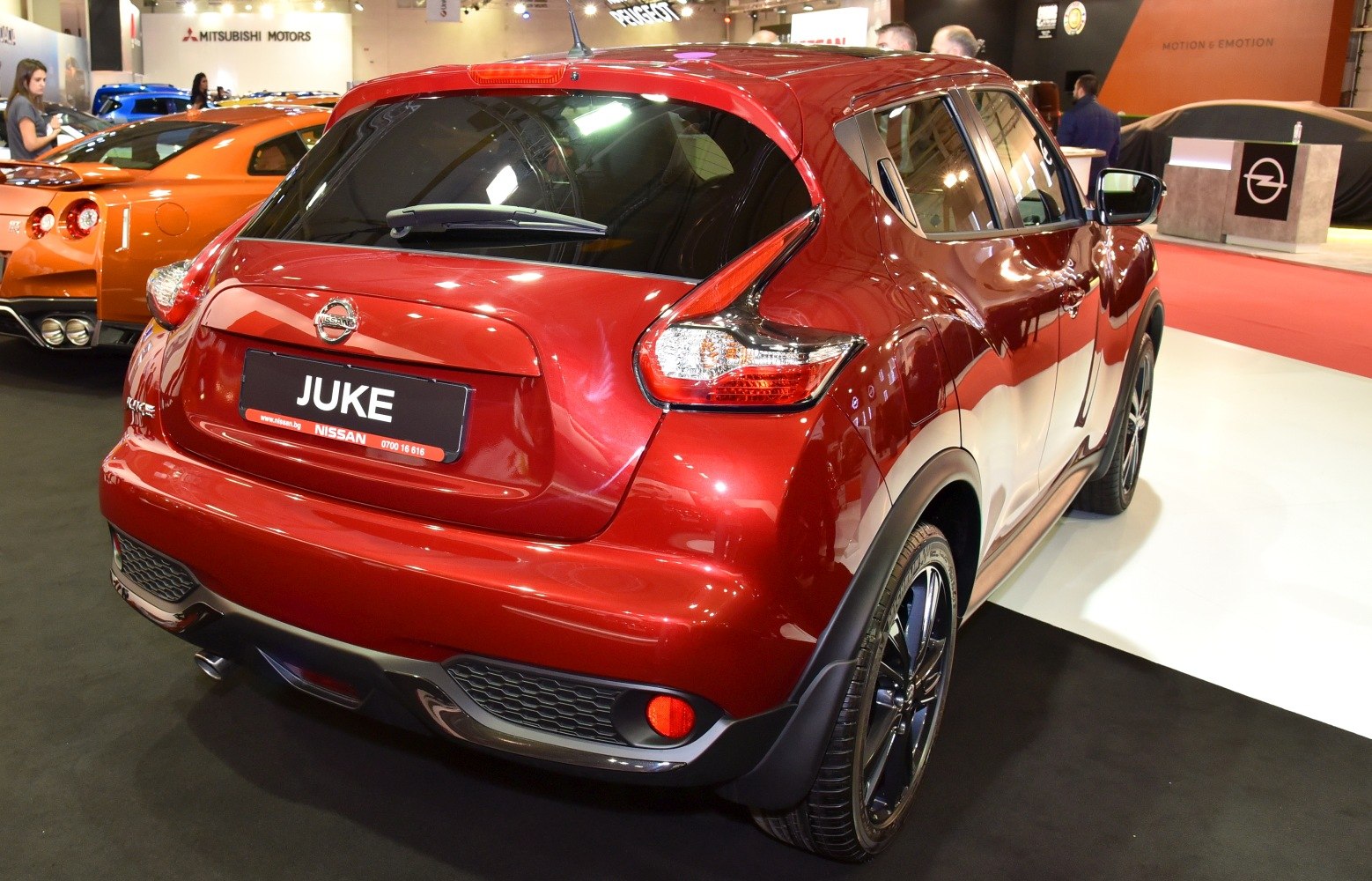 Sporty rear design with unique taillights and rear window wiper