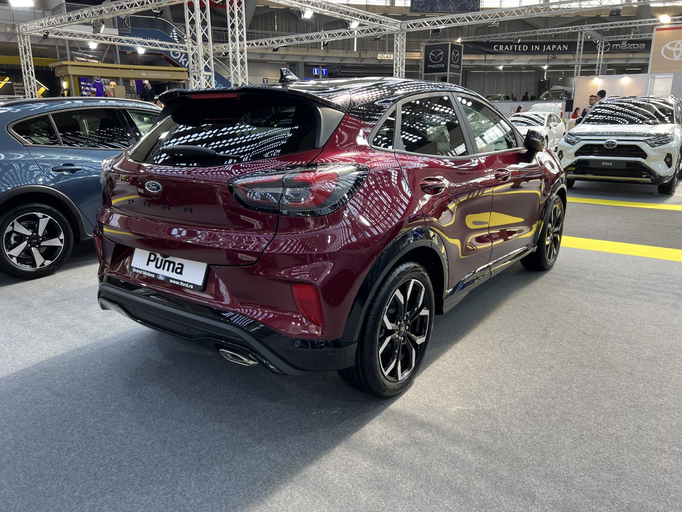 Rear design with sporty tail lights and spoiler
