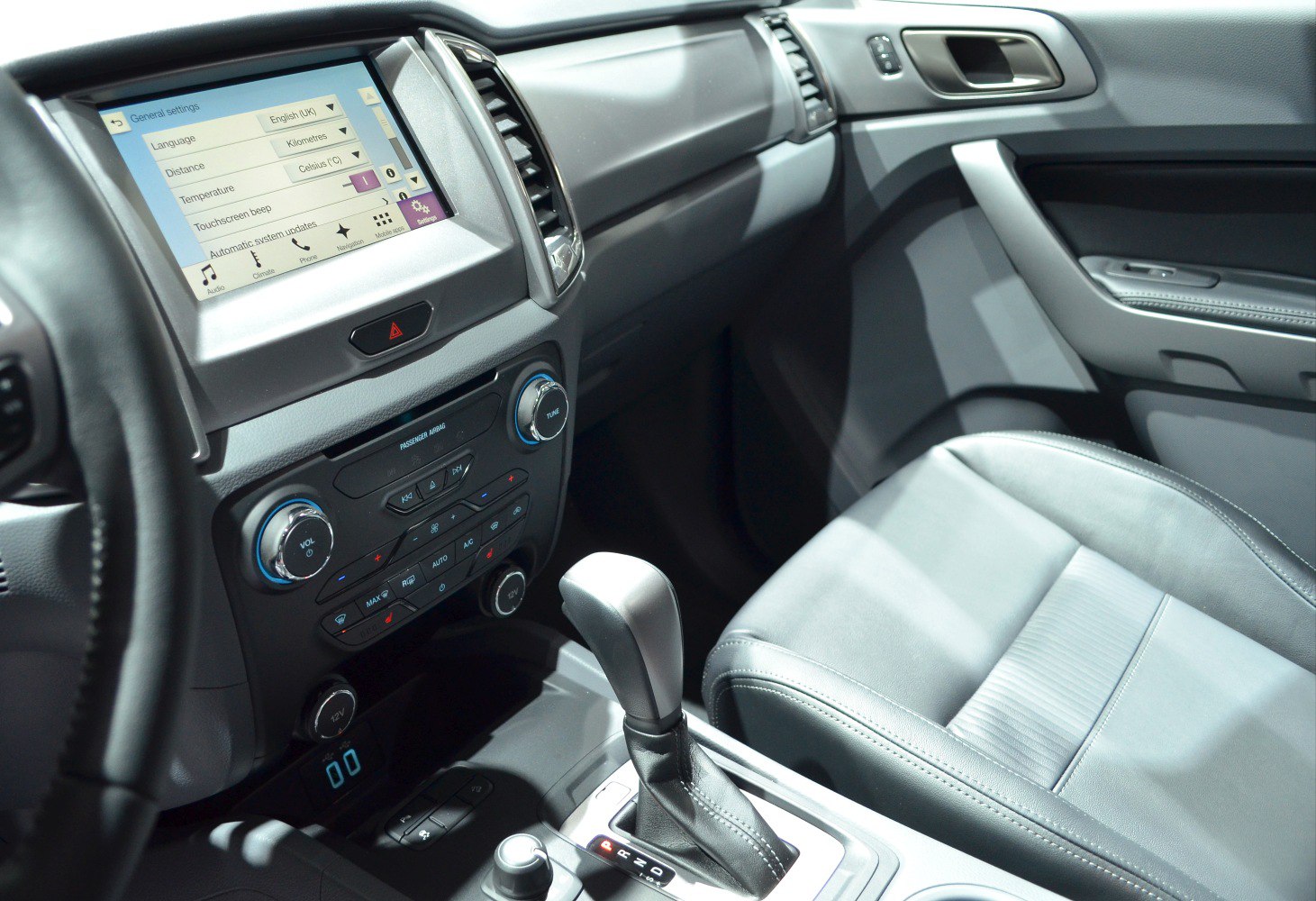 Dashboard with touchscreen and automatic gear shift
