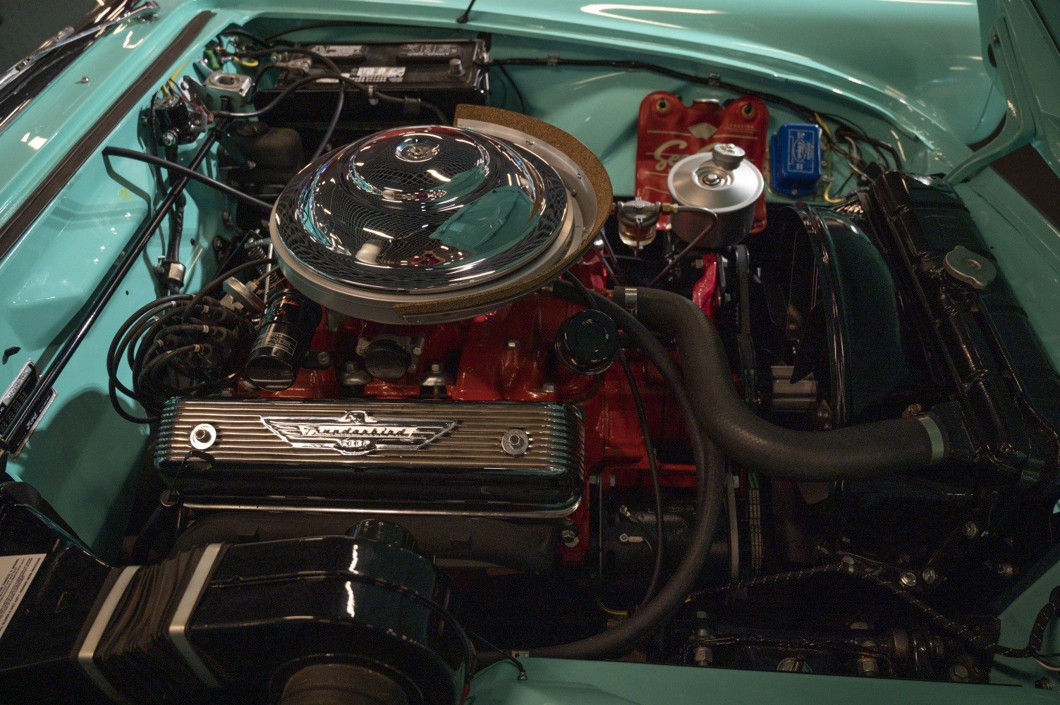 Classic V8 engine with Thunderbird valve cover and chrome air filter